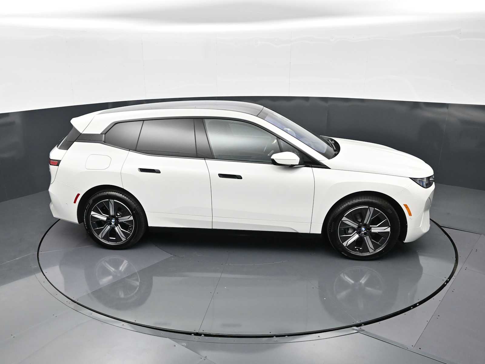 Thumbnail: 2026 BMW iX - 12