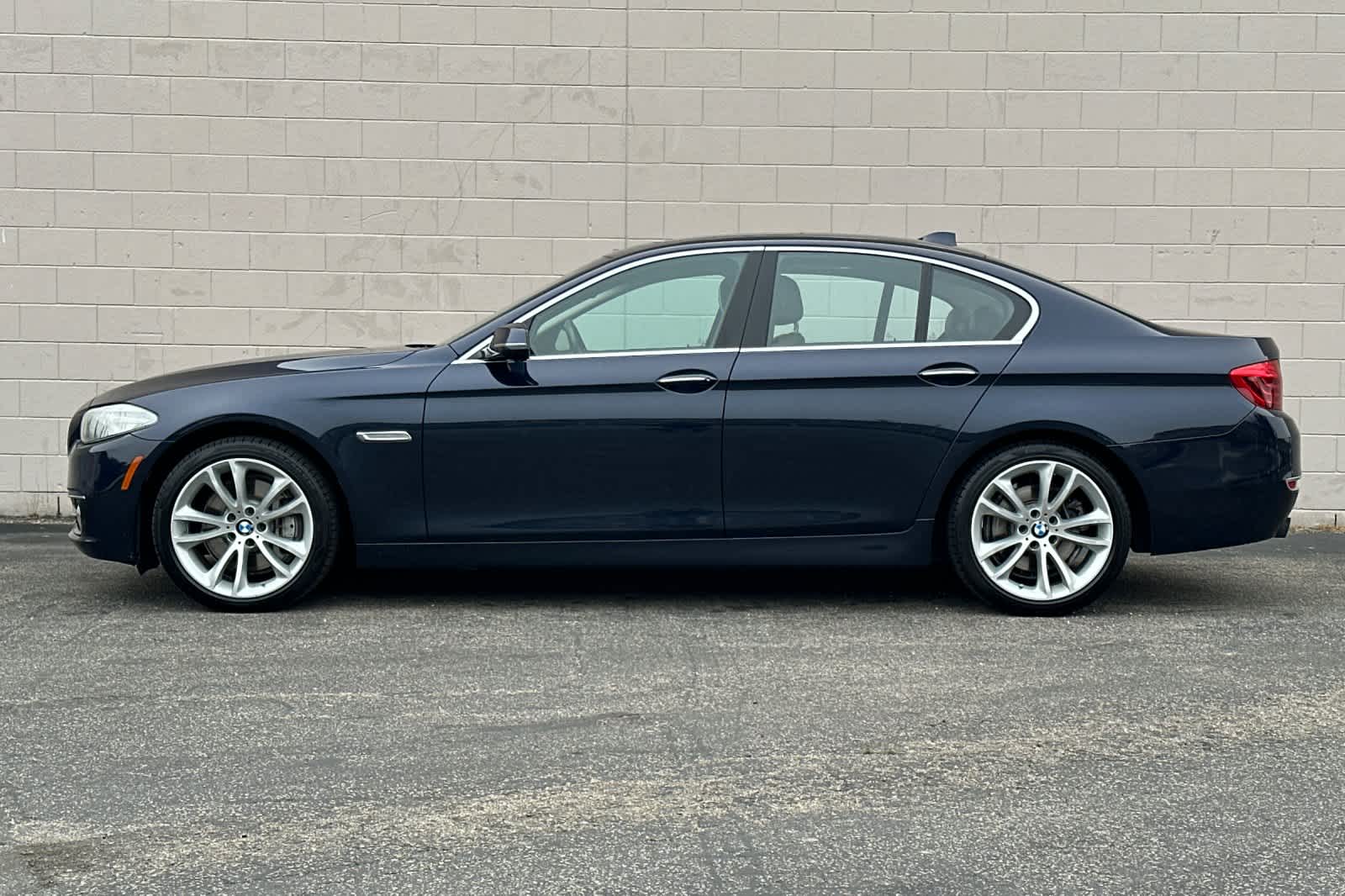 Thumbnail: 2014 BMW 5 Series - 9