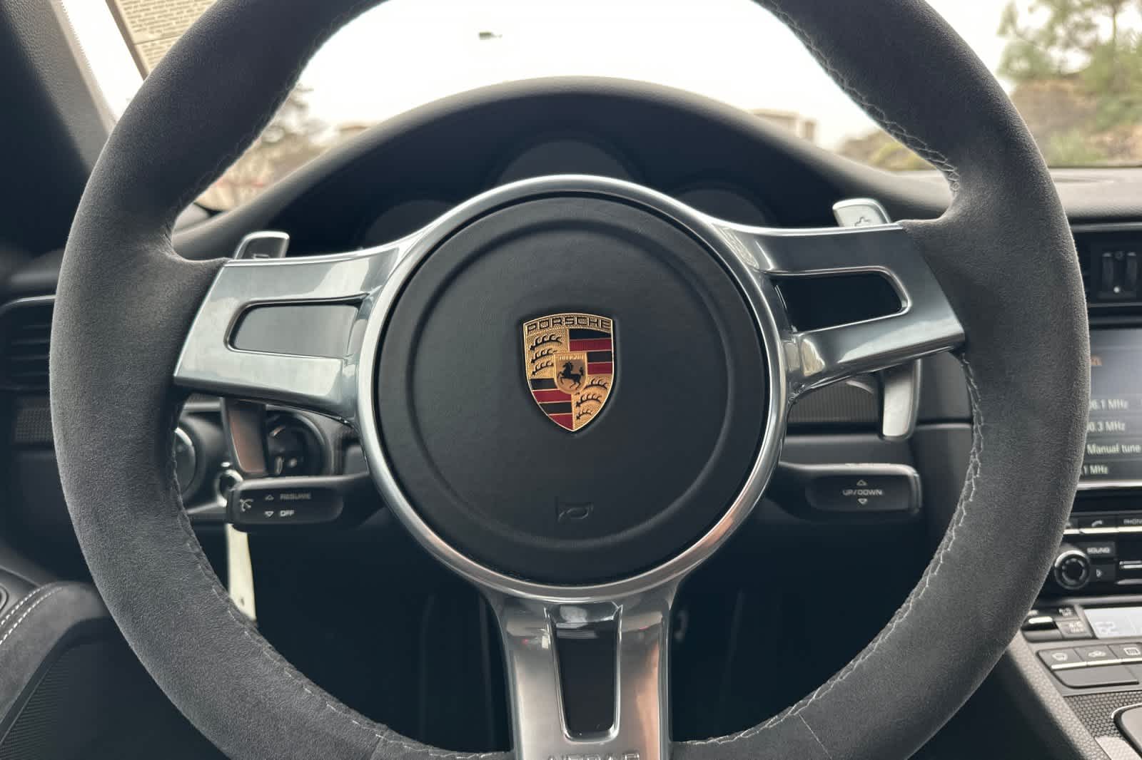 Thumbnail: 2016 Porsche 911 - 21