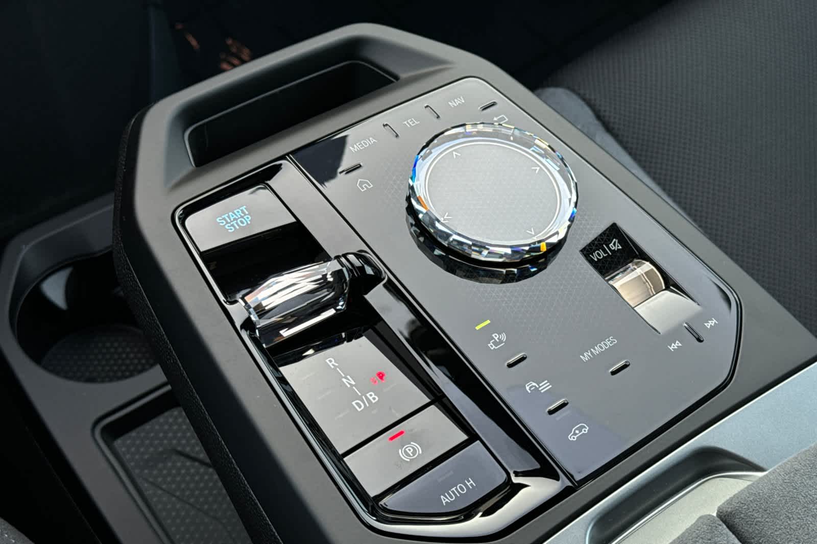 Thumbnail: 2026 BMW iX - 24