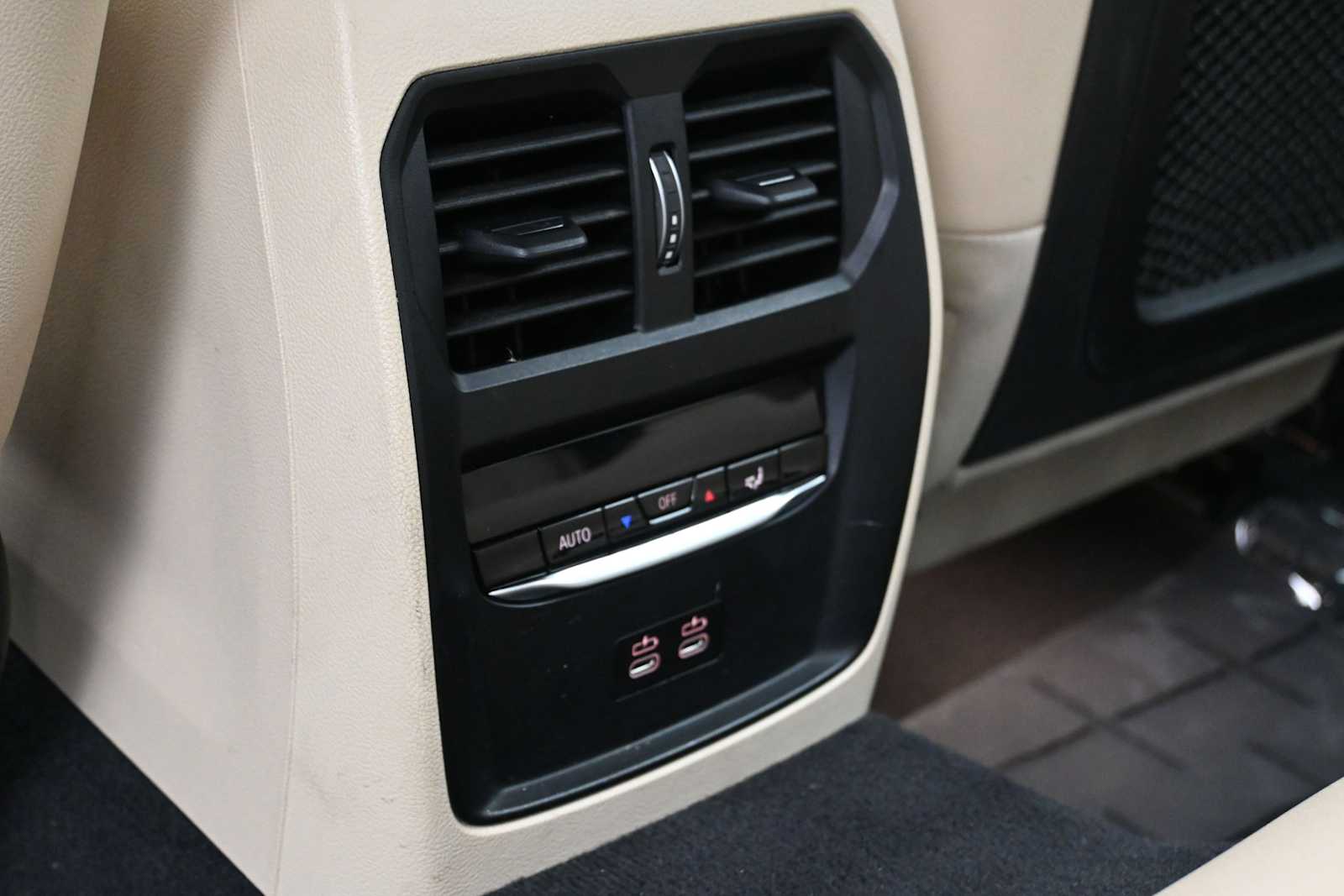 2024 BMW i4 M50 - Photo 24