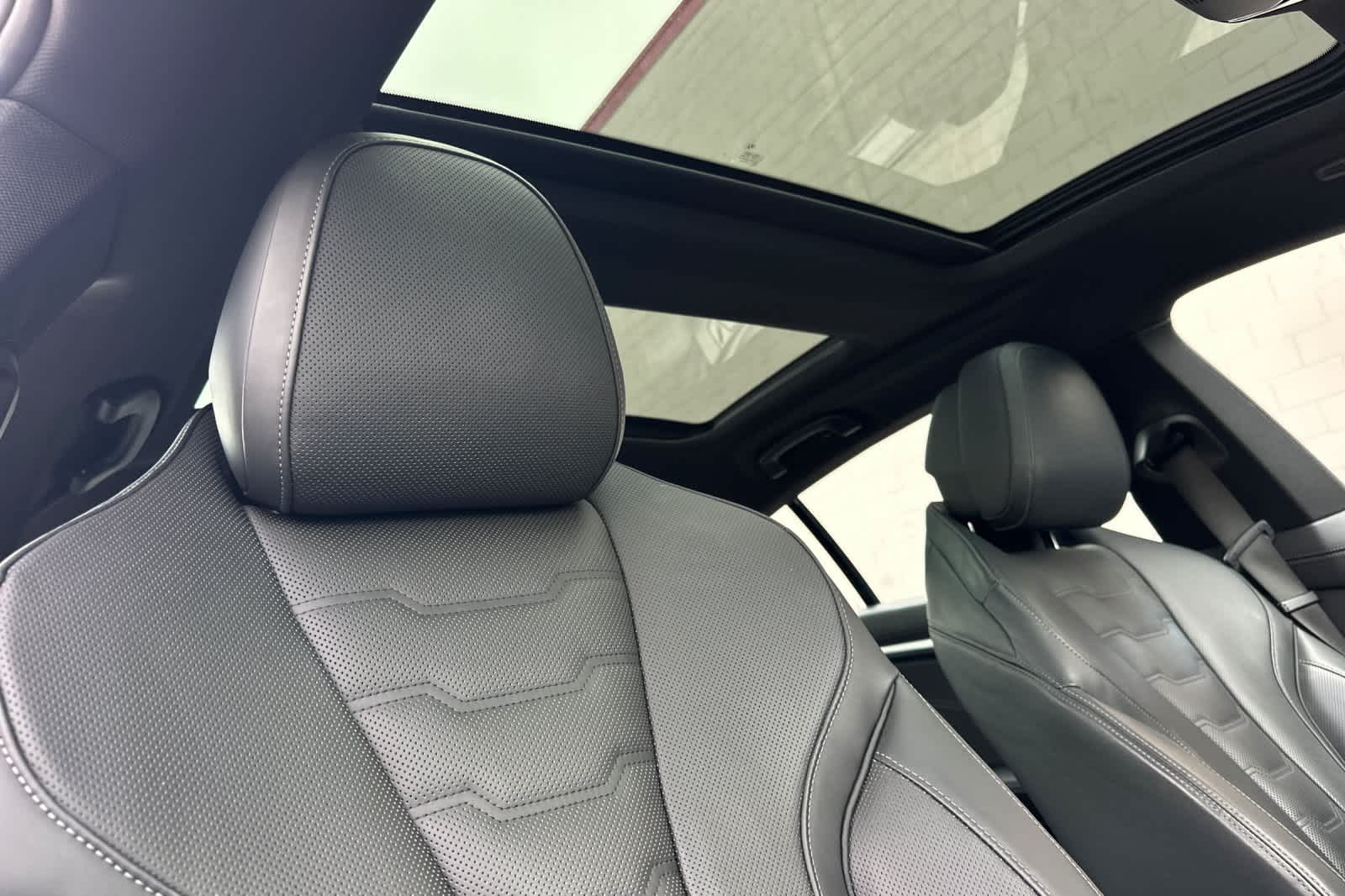 Thumbnail: 2025 BMW 8 Series - 17