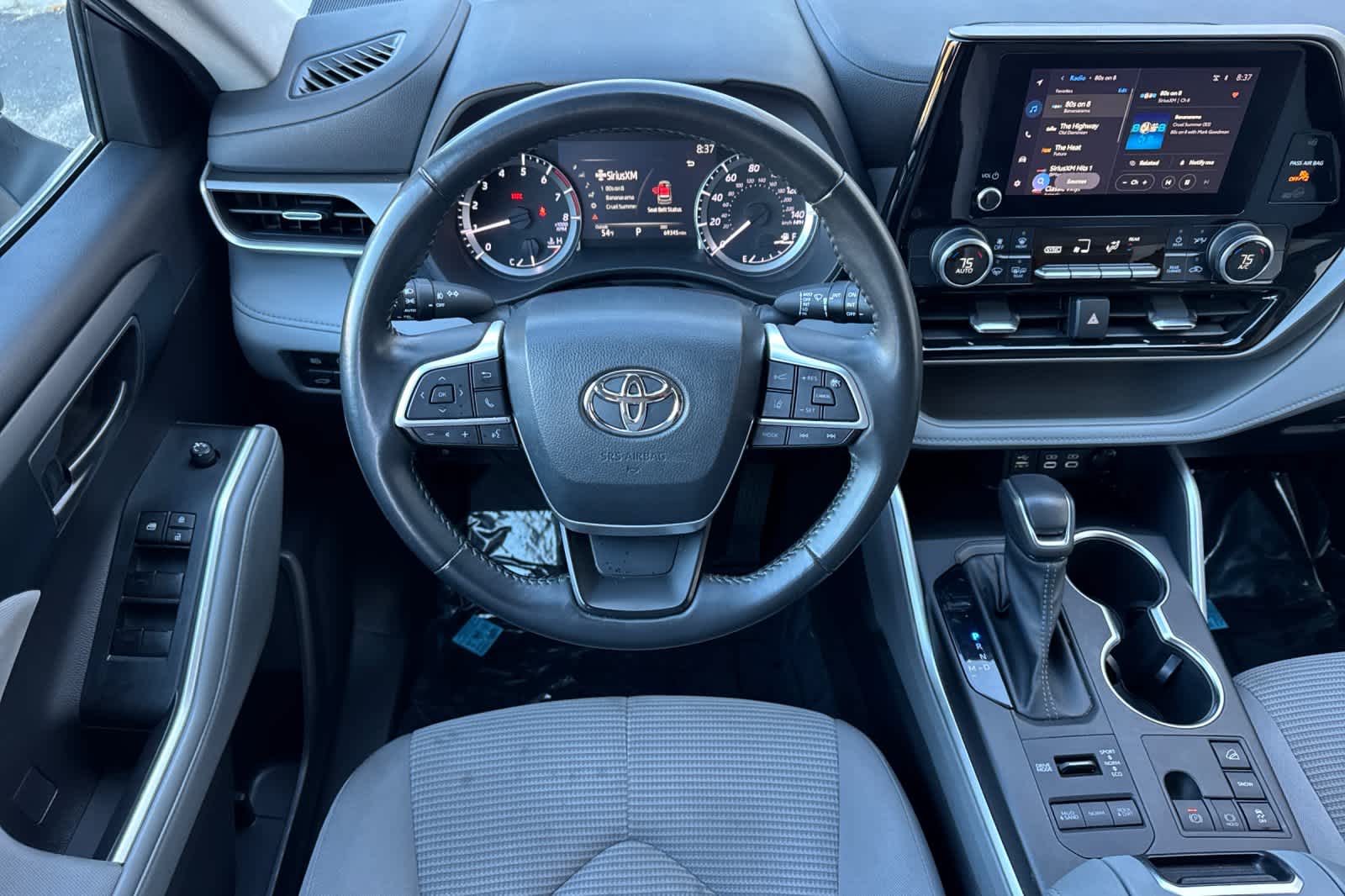 Thumbnail: 2023 Toyota Highlander - 15