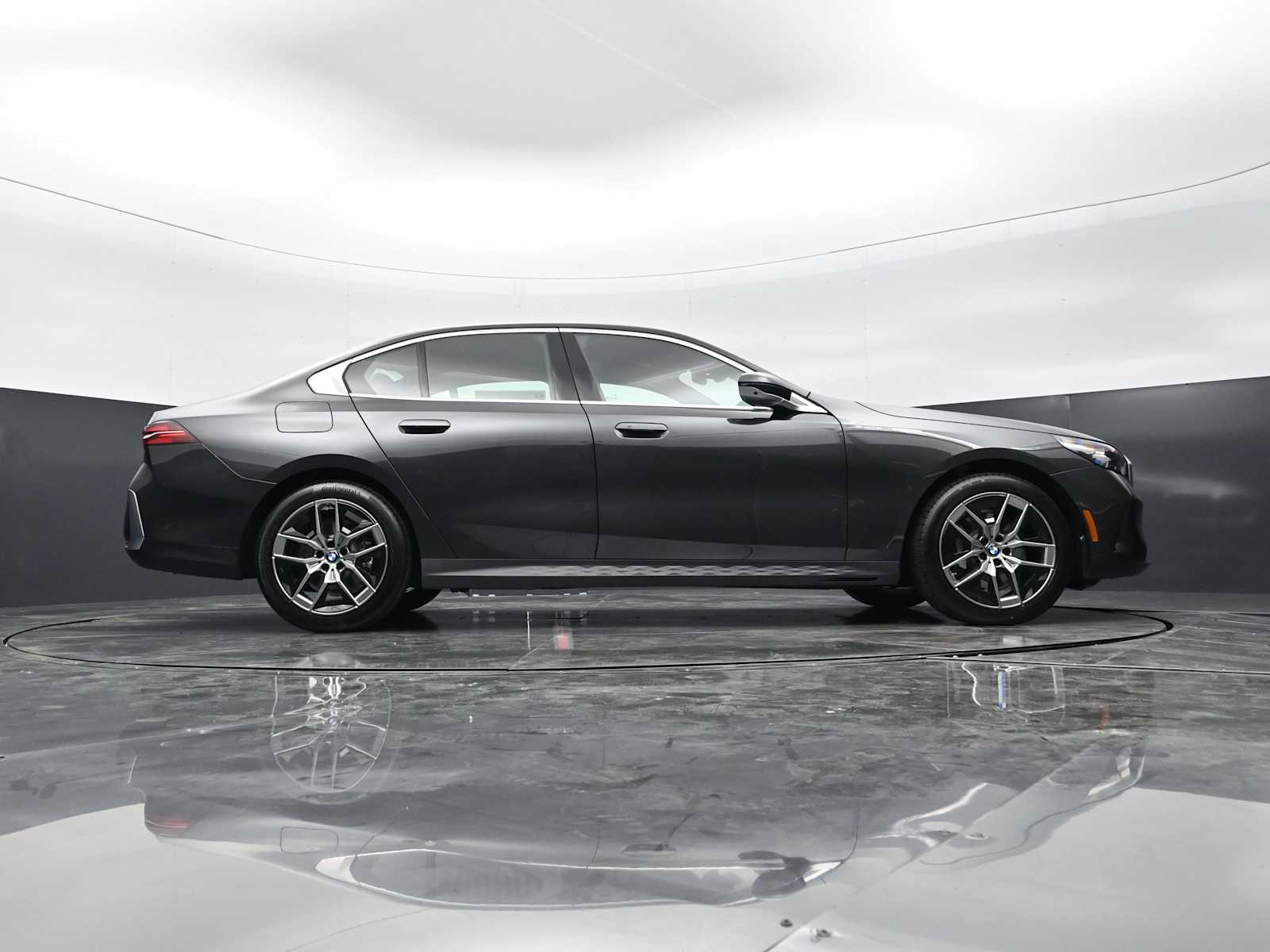 Thumbnail: 2026 BMW 5 Series - 28
