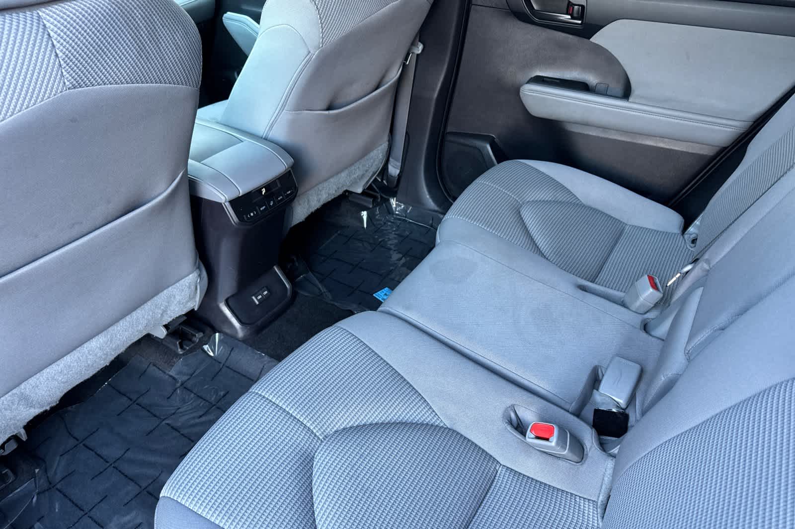 Thumbnail: 2023 Toyota Highlander - 4