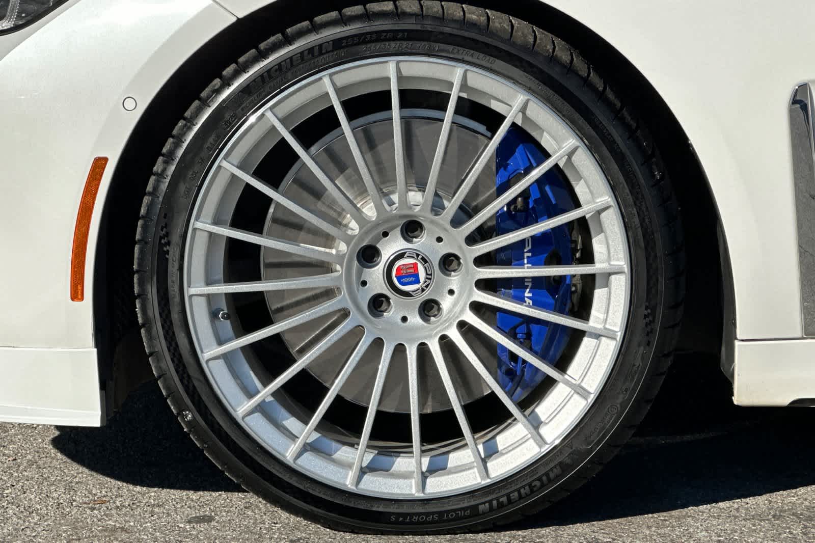 Thumbnail: 2021 BMW 7 Series - 32