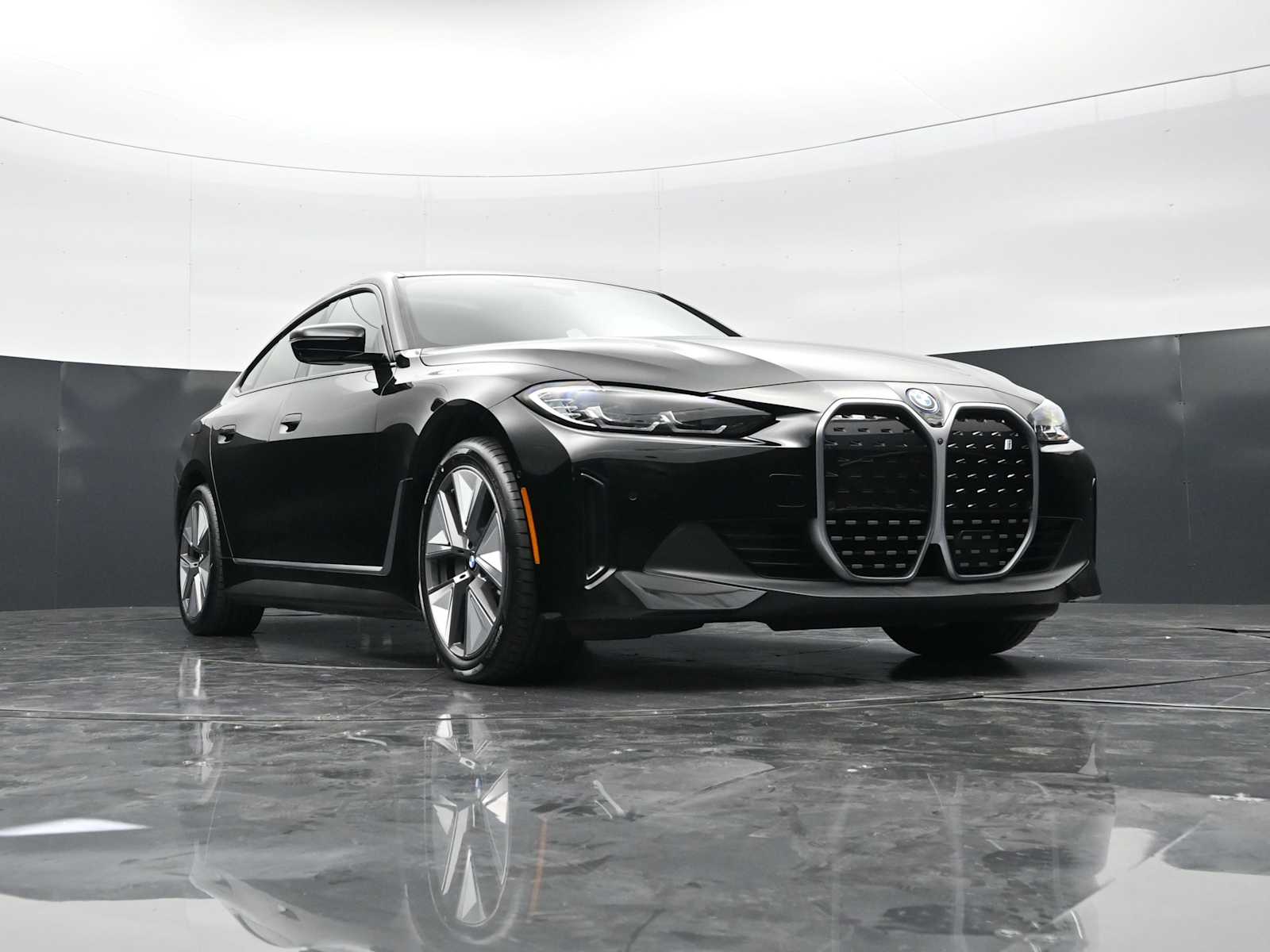 Thumbnail: 2023 BMW i4 - 26