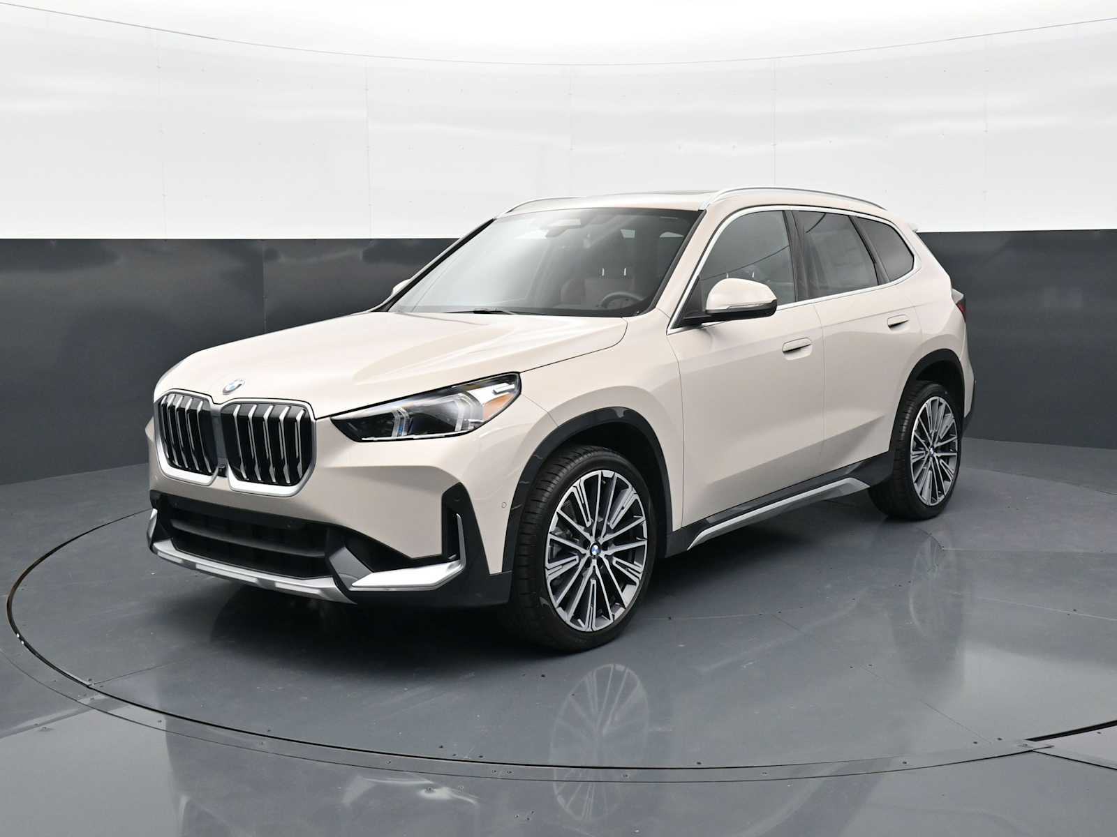 2026 BMW X1 xDrive28i's photo
