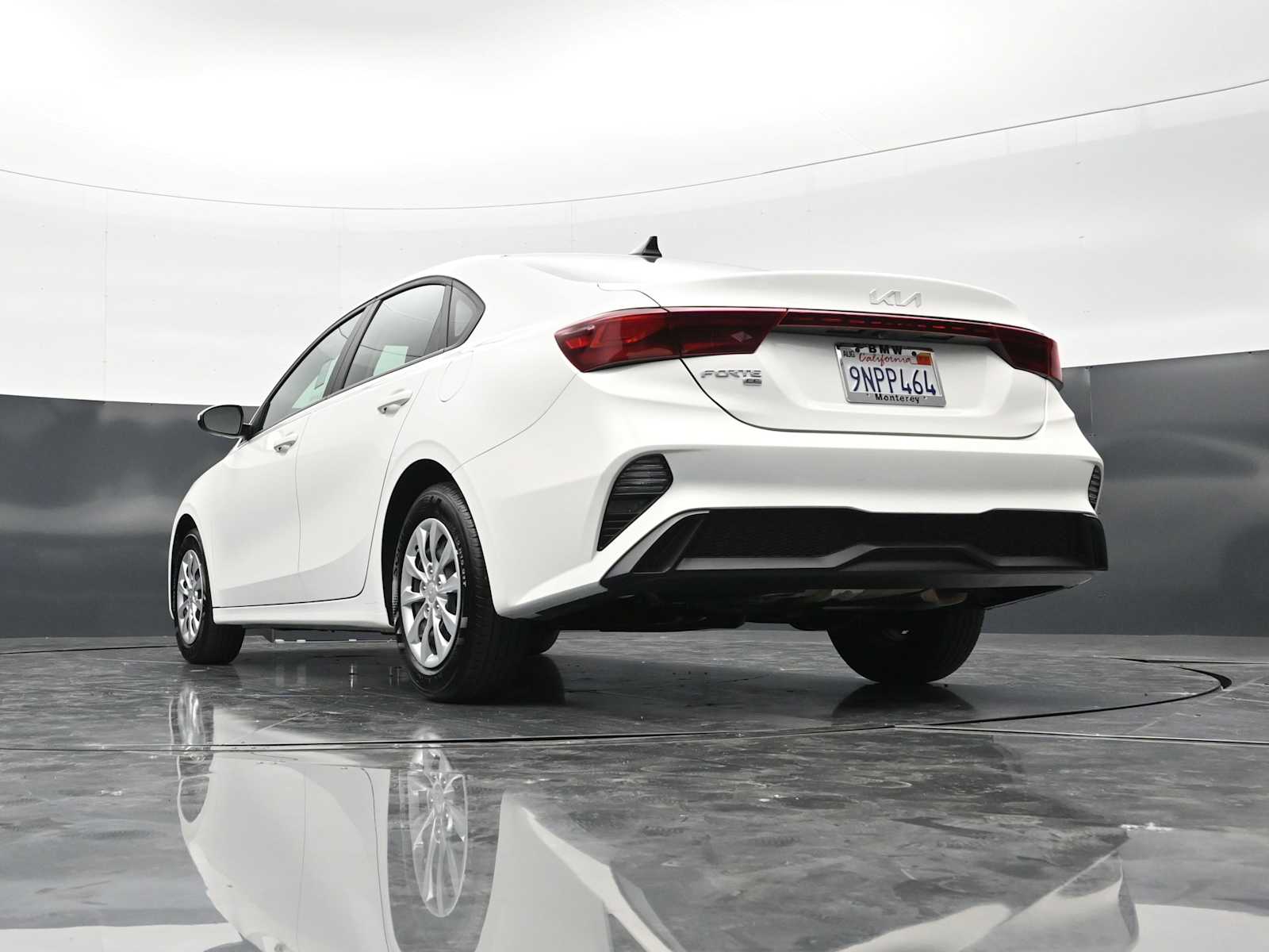 2024 Kia Forte LX - Photo 31