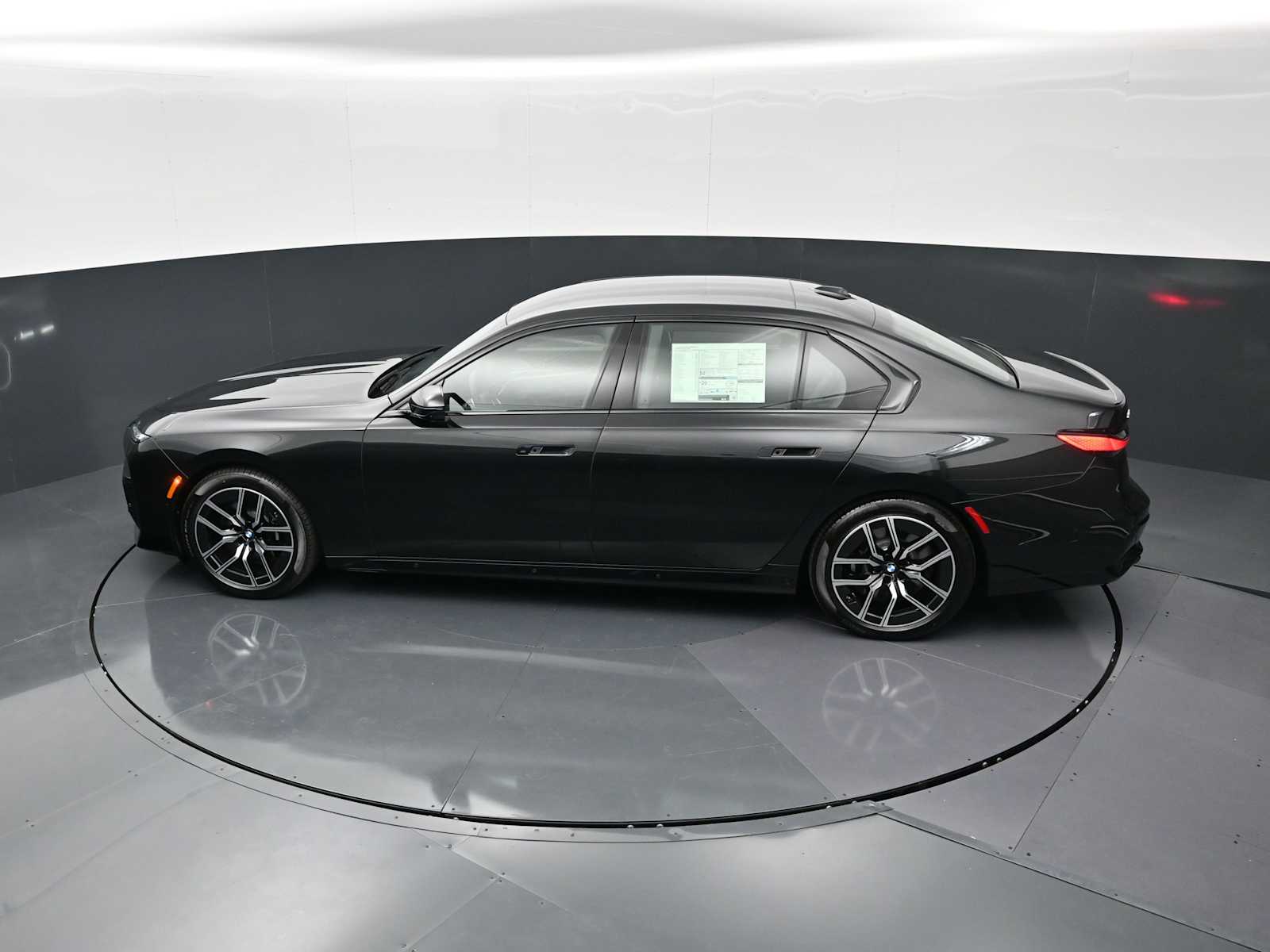 Thumbnail: 2026 BMW 7 Series - 23