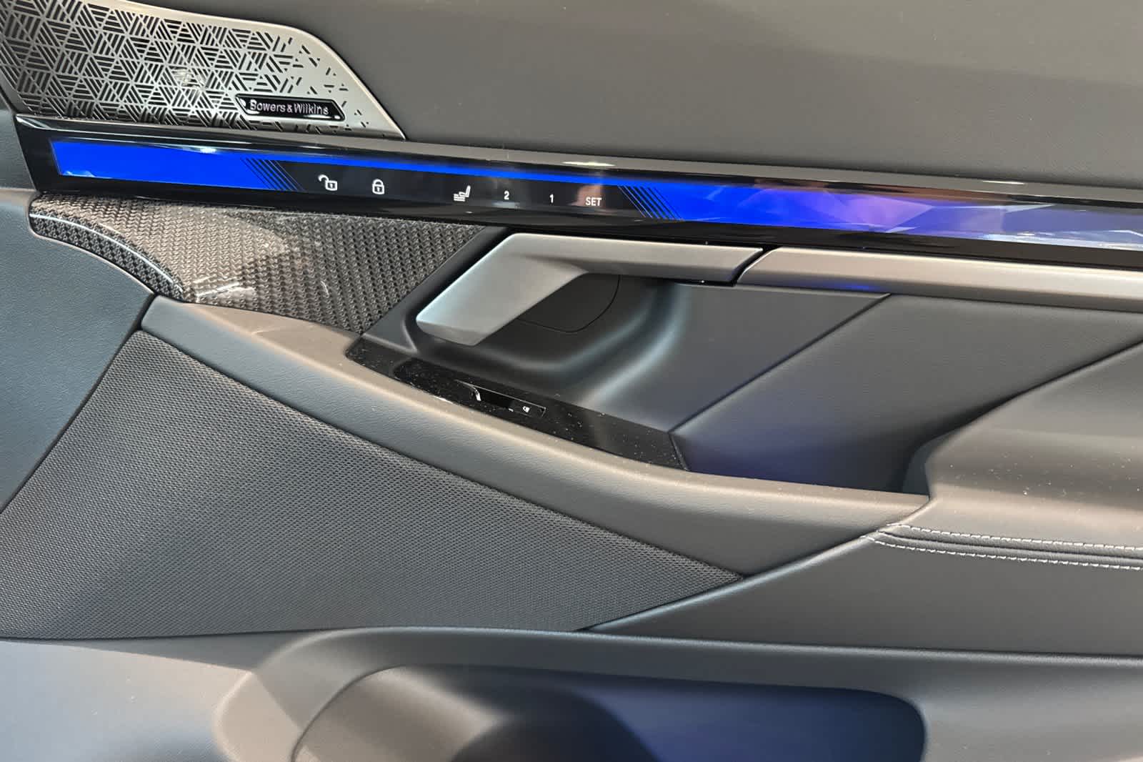 Thumbnail: 2026 BMW M5 - 19