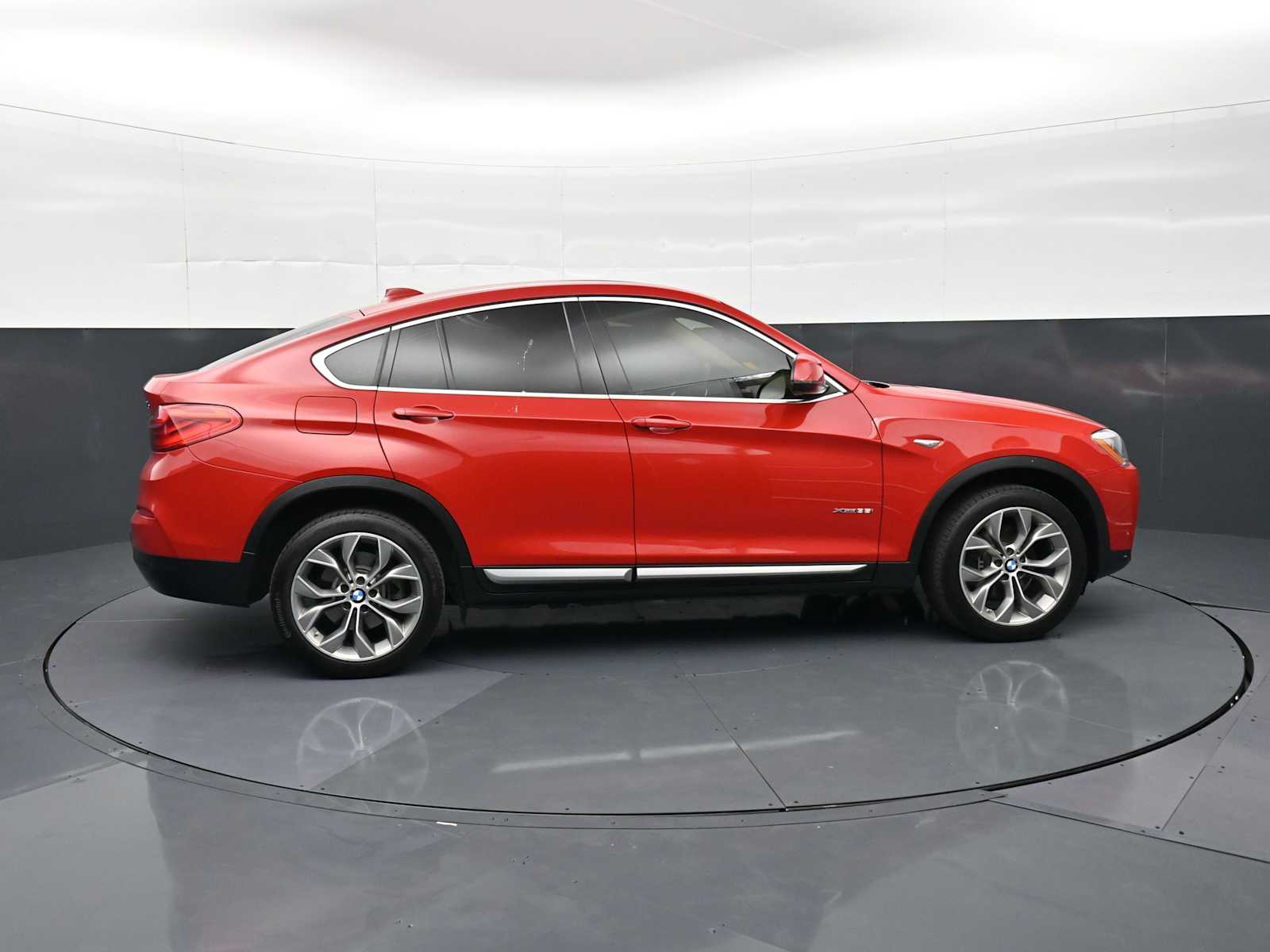 Thumbnail: 2016 BMW X4 - 4