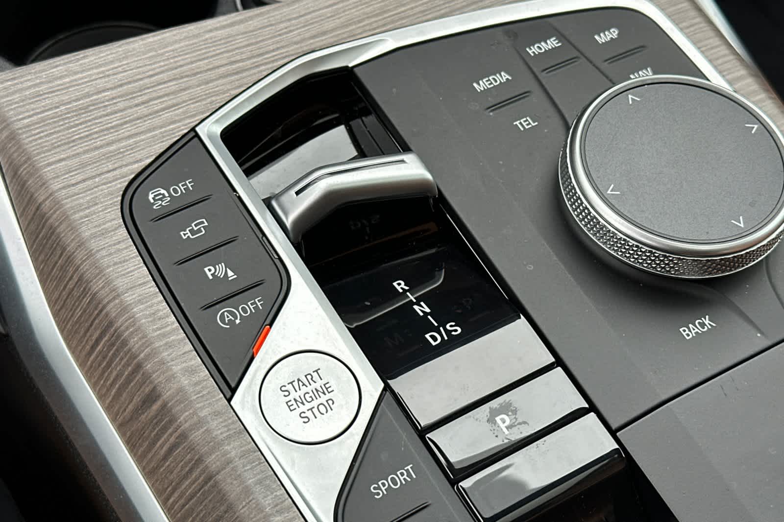 Thumbnail: 2025 BMW 3 Series - 23