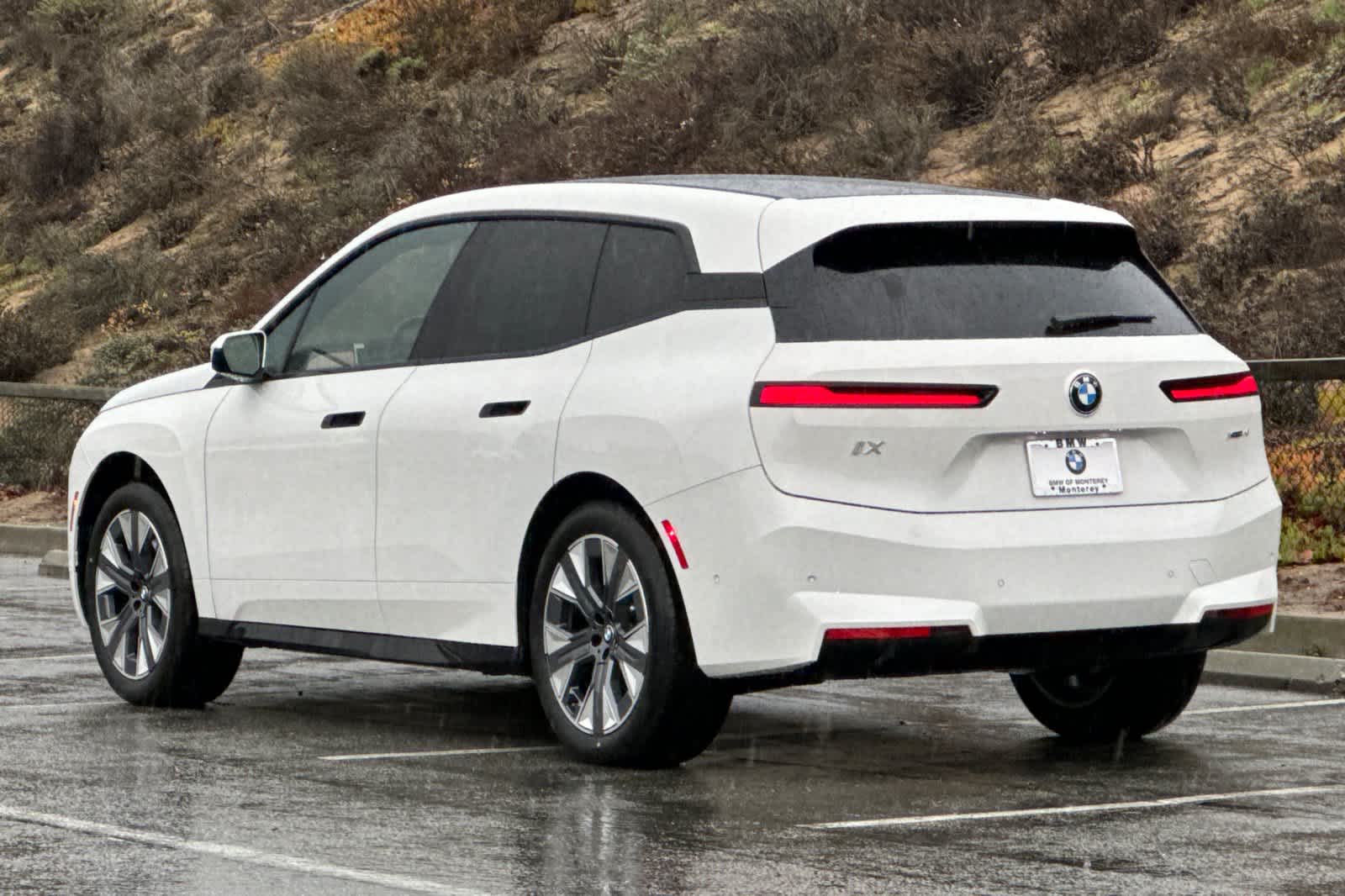 Thumbnail: 2026 BMW iX - 6