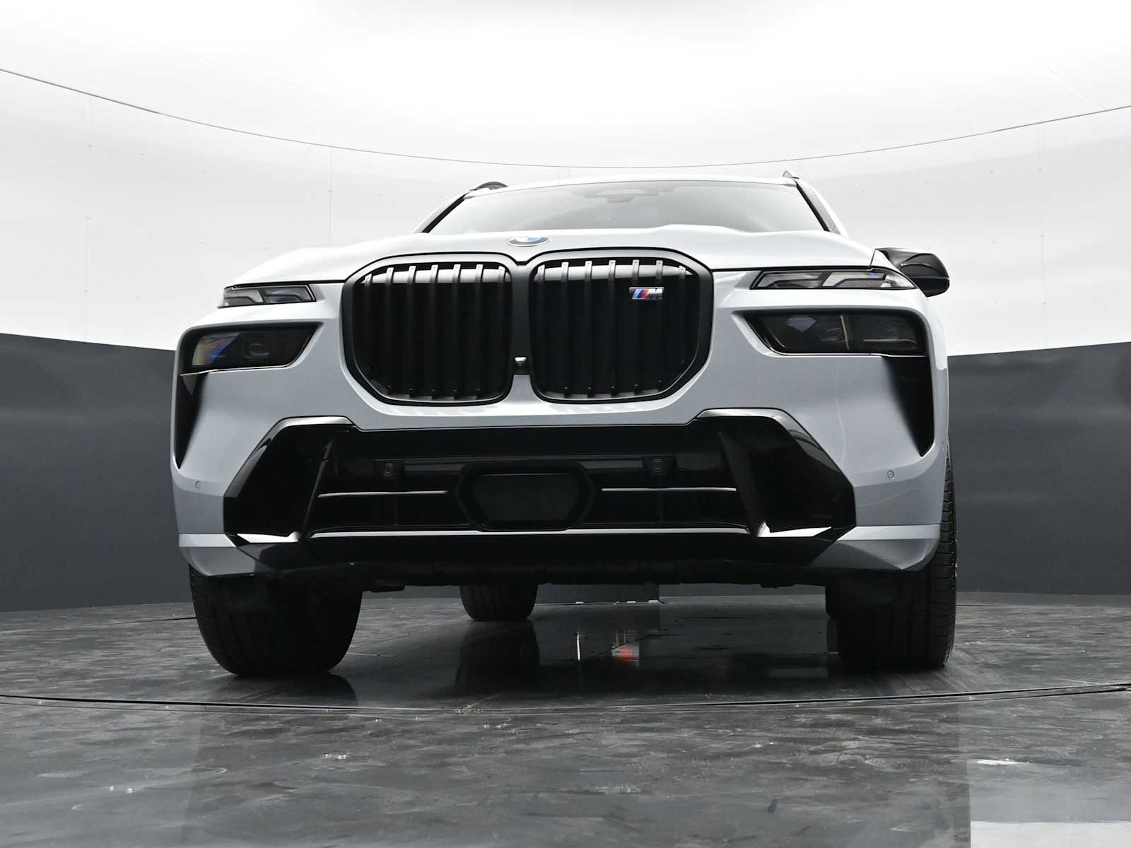 Thumbnail: 2026 BMW X7 - 25