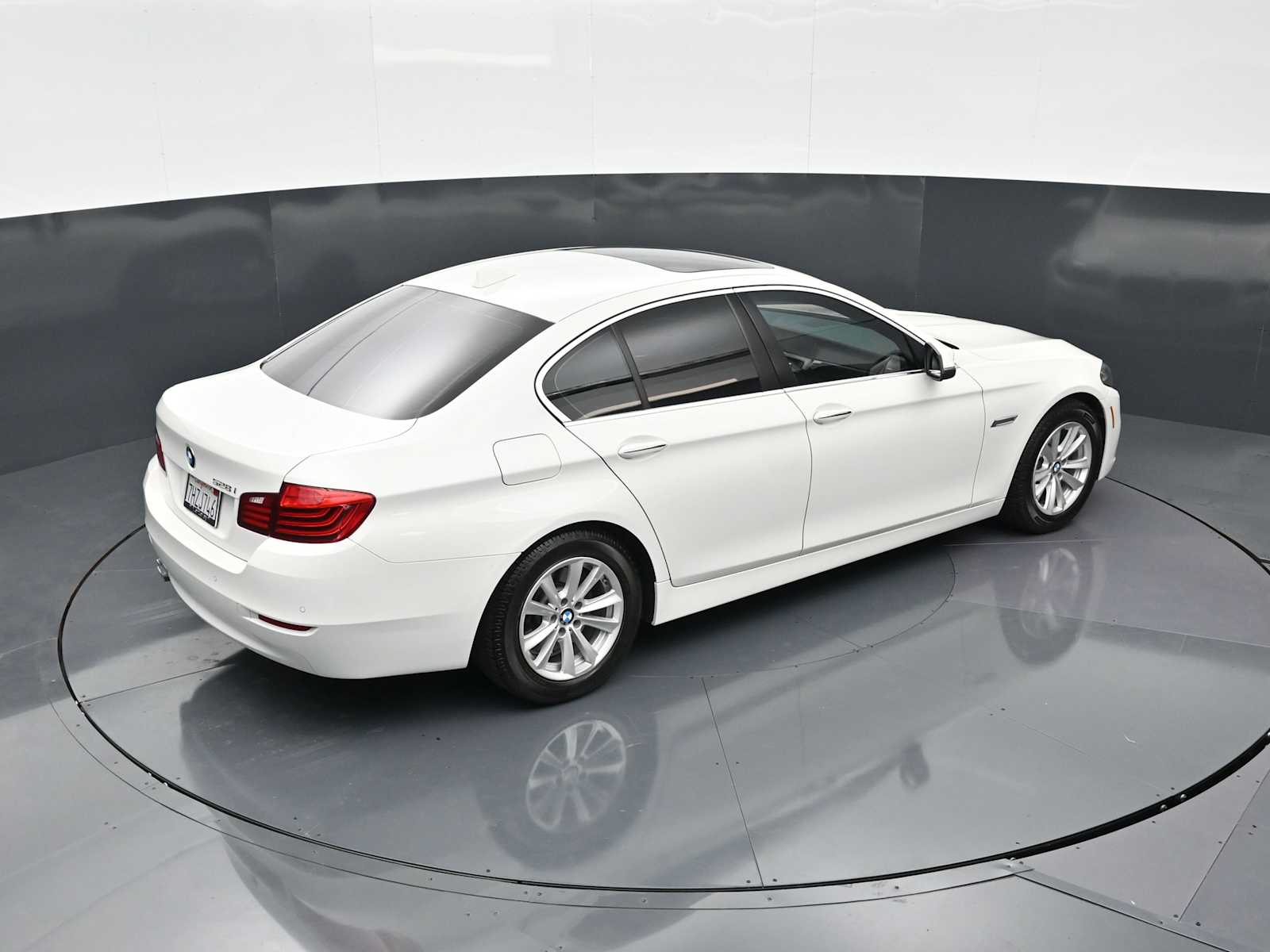 Thumbnail: 2015 BMW 5 Series - 21