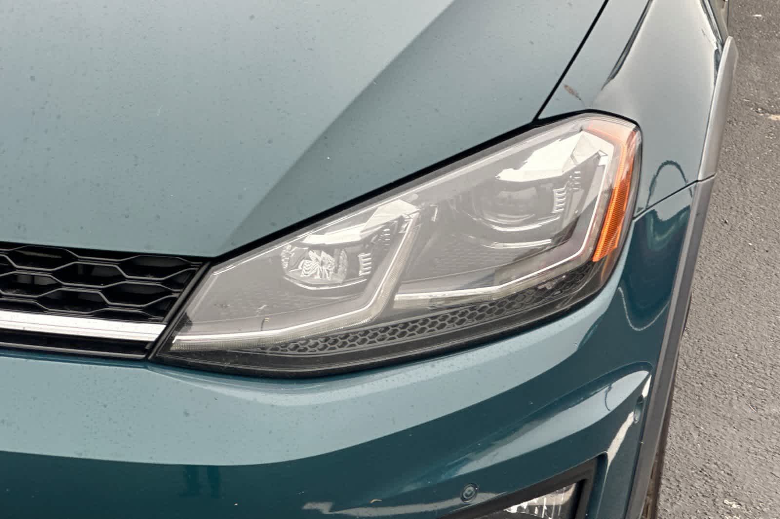 Thumbnail: 2018 Volkswagen Golf - 10
