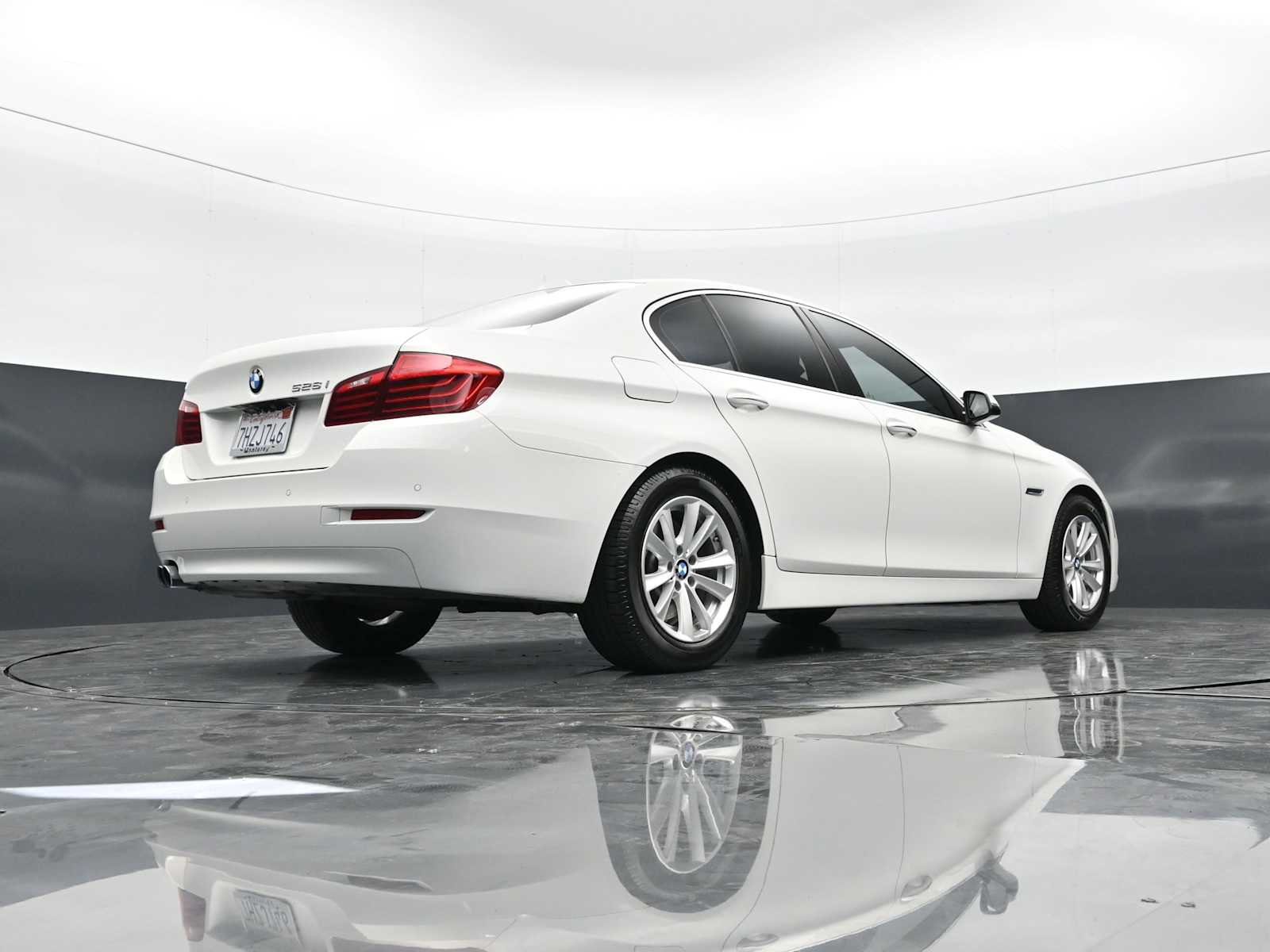 Thumbnail: 2015 BMW 5 Series - 29