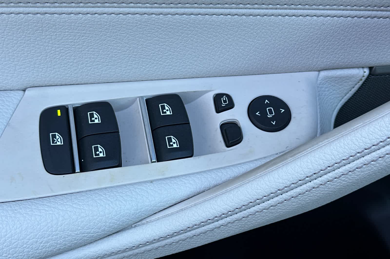 Thumbnail: 2023 BMW 5 Series - 13