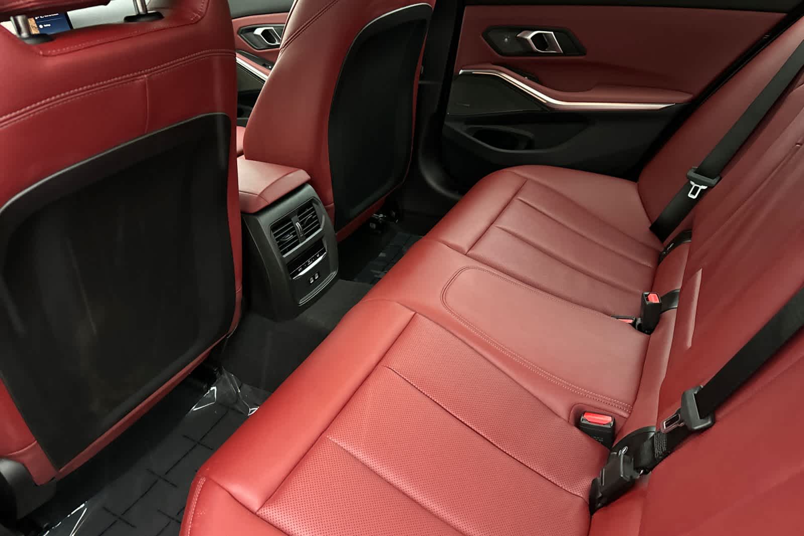 Thumbnail: 2026 BMW 3 Series - 4