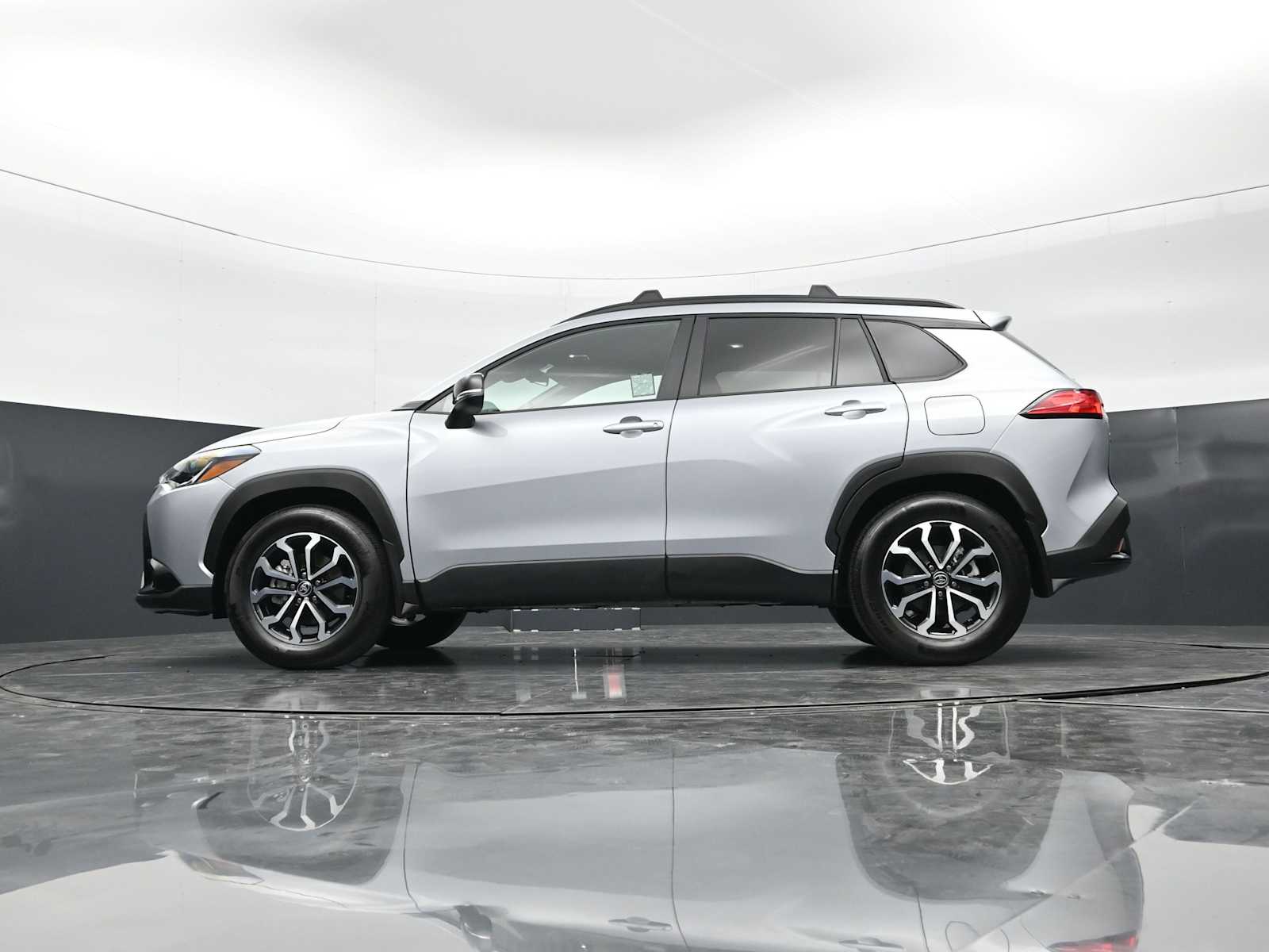 Thumbnail: 2025 Toyota Corolla Cross - 31