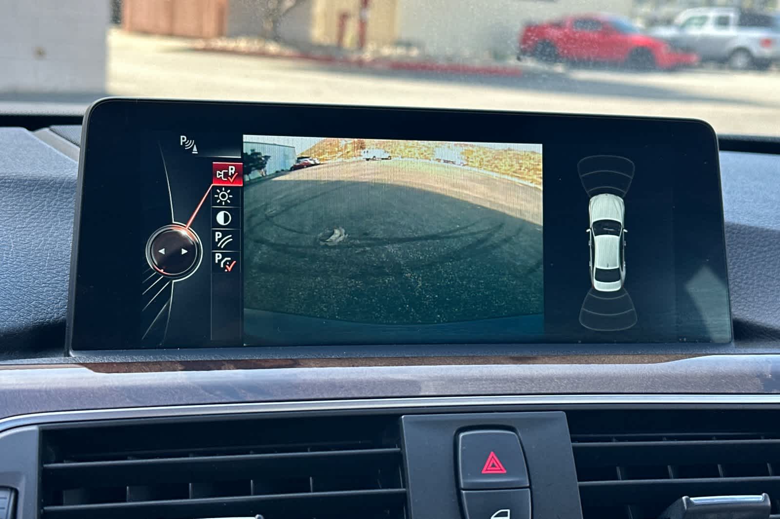 Thumbnail: 2016 BMW 3 Series - 24