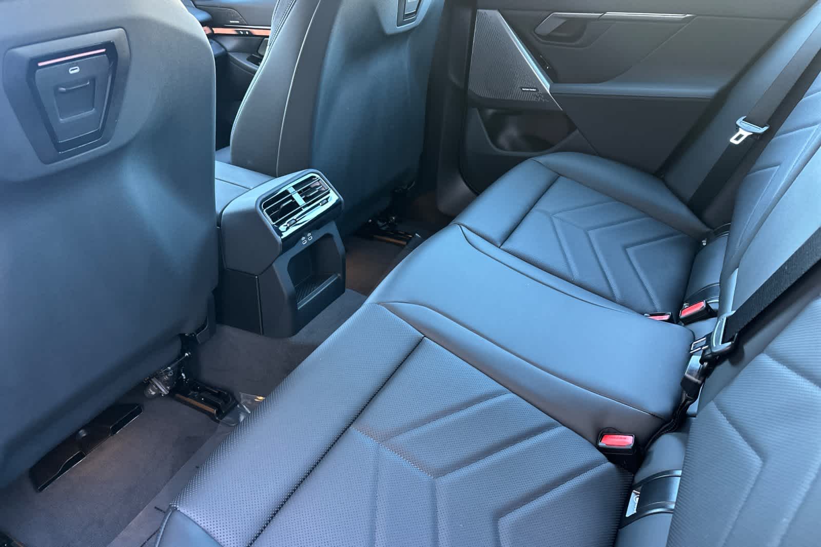 Thumbnail: 2026 BMW i5 - 4