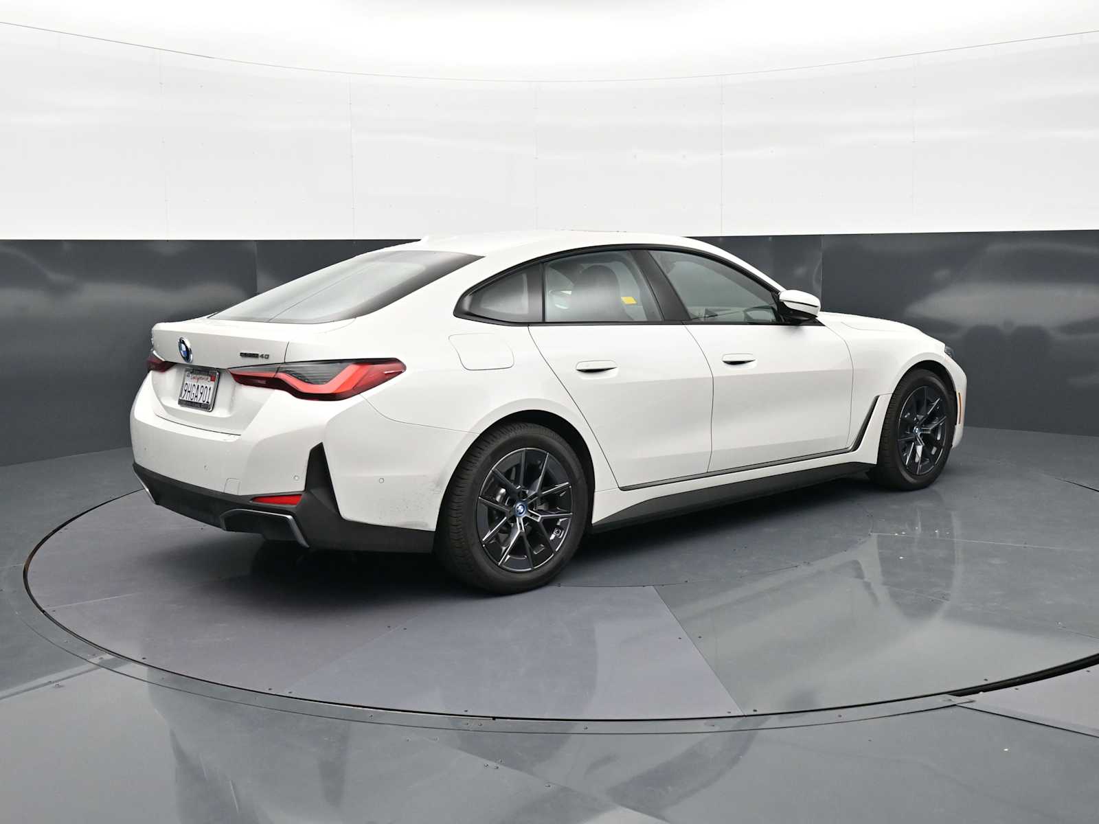 Thumbnail: 2023 BMW i4 - 5