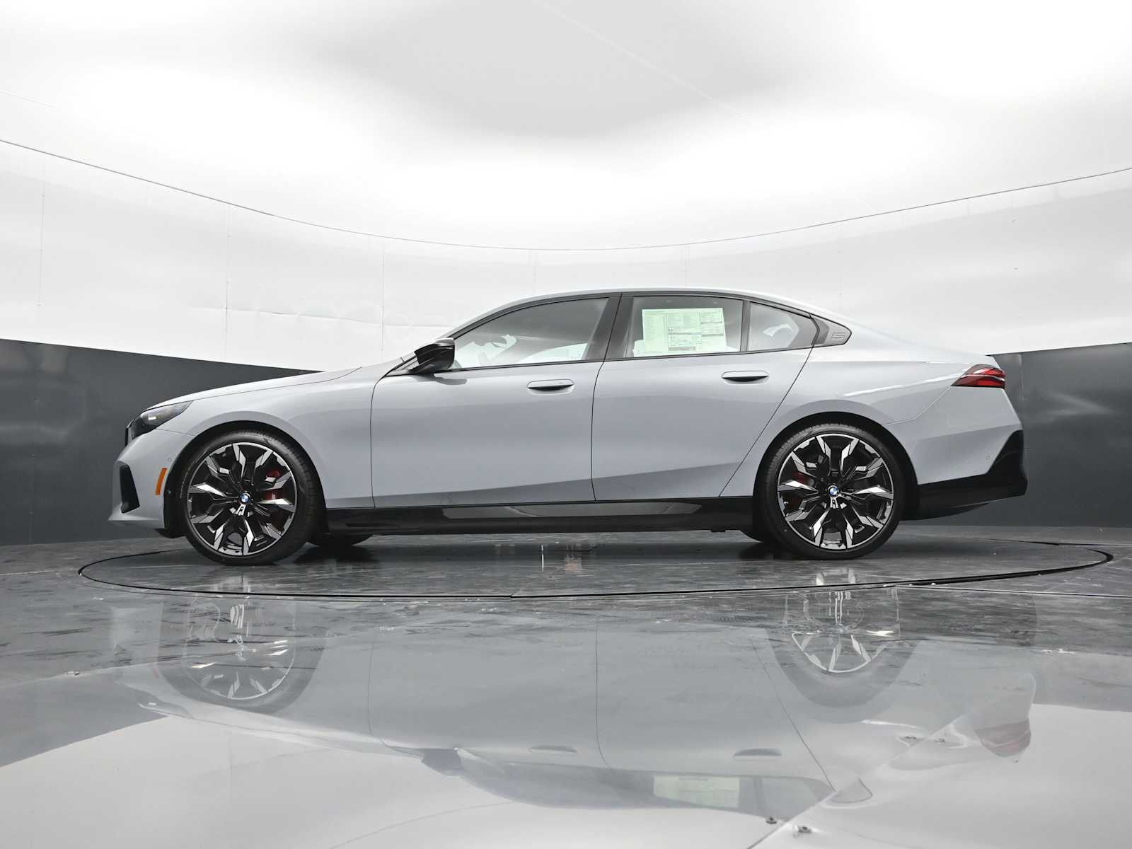 Thumbnail: 2026 BMW i5 - 32