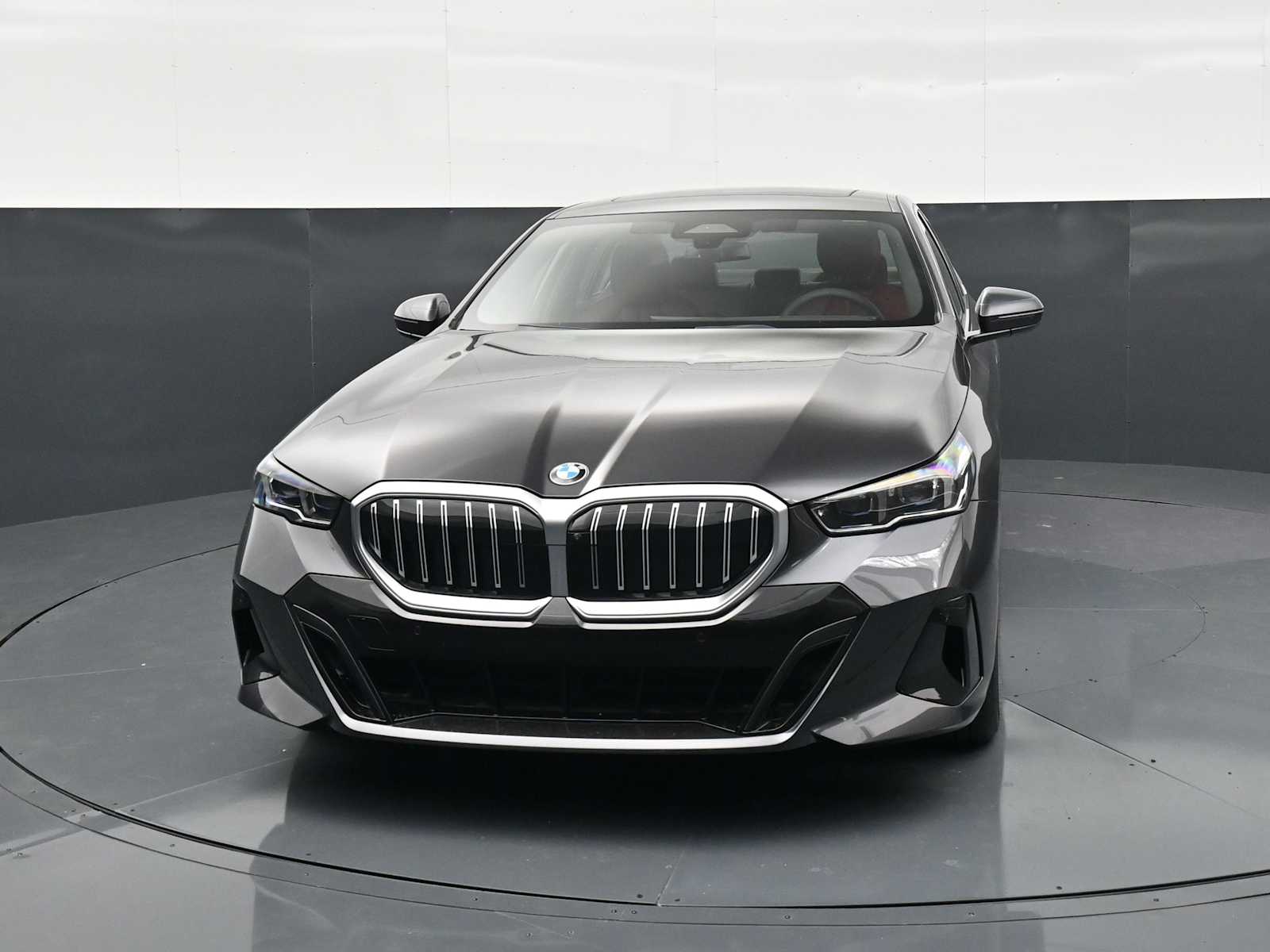 Thumbnail: 2026 BMW 5 Series - 2