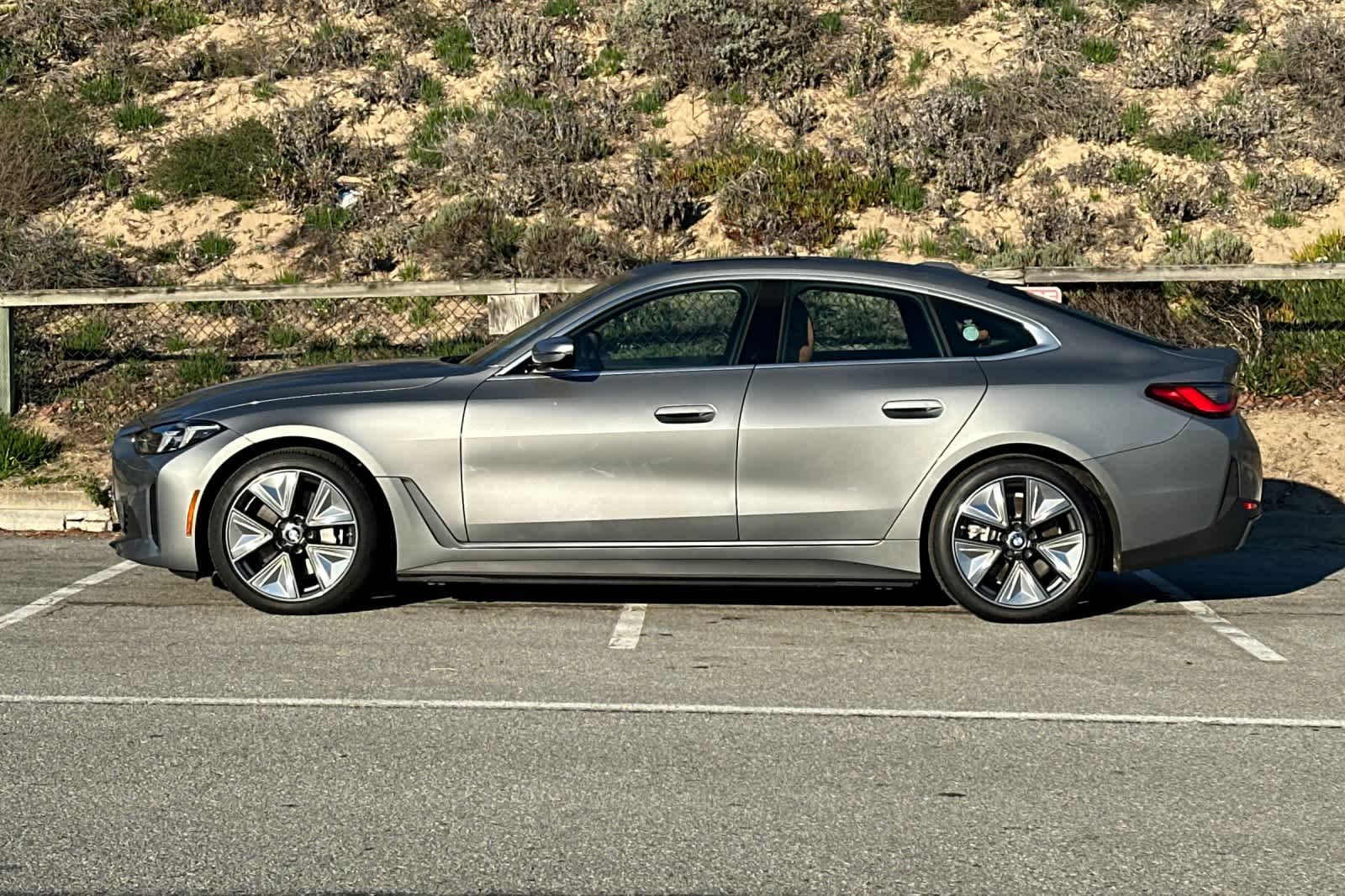 Thumbnail: 2025 BMW i4 - 9