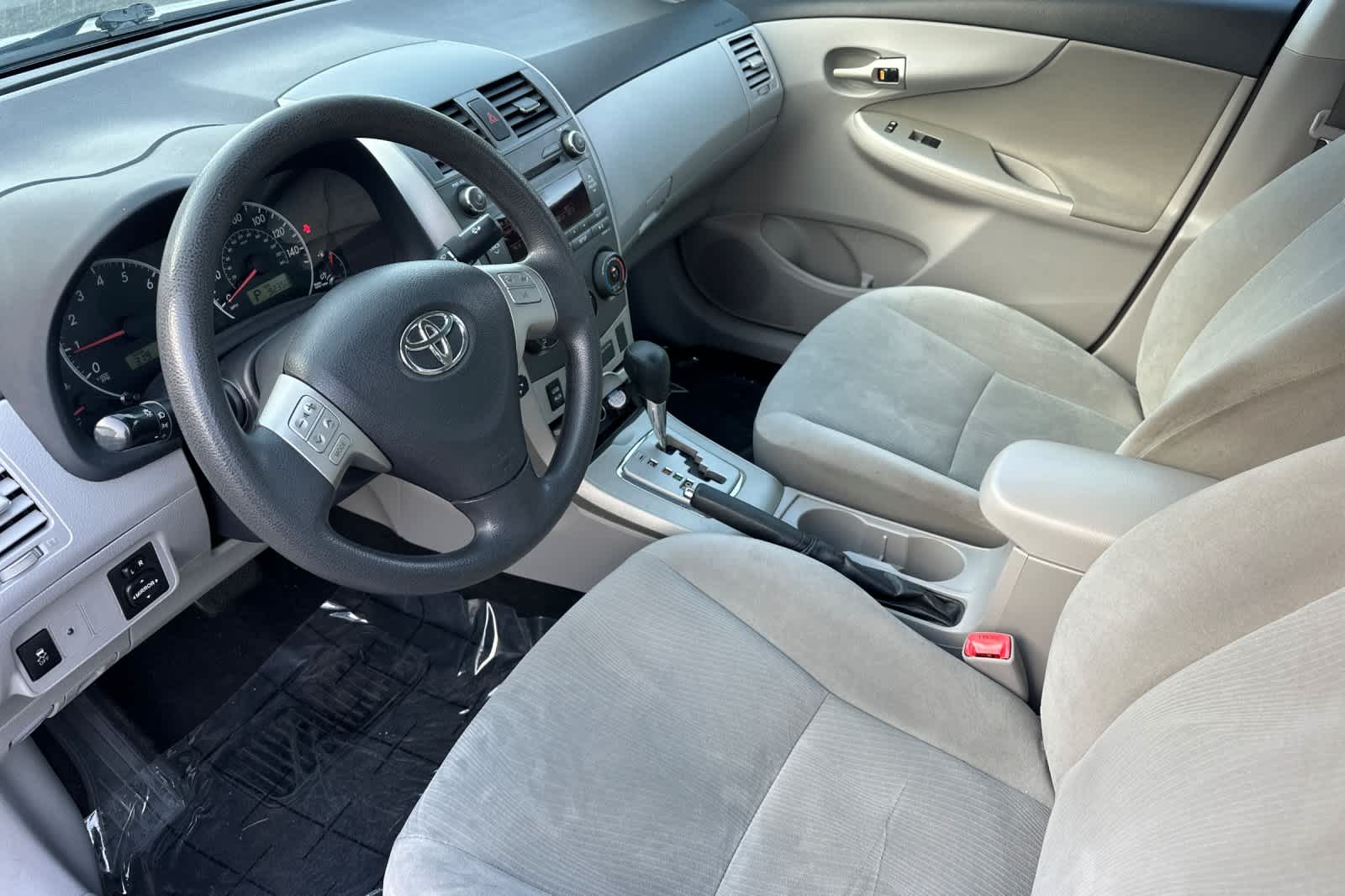 Thumbnail: 2011 Toyota Corolla - 11