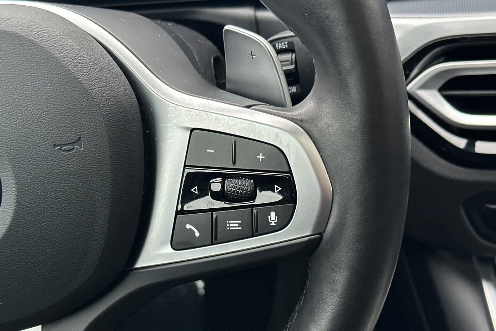 Thumbnail: 2024 BMW 3 Series - 27