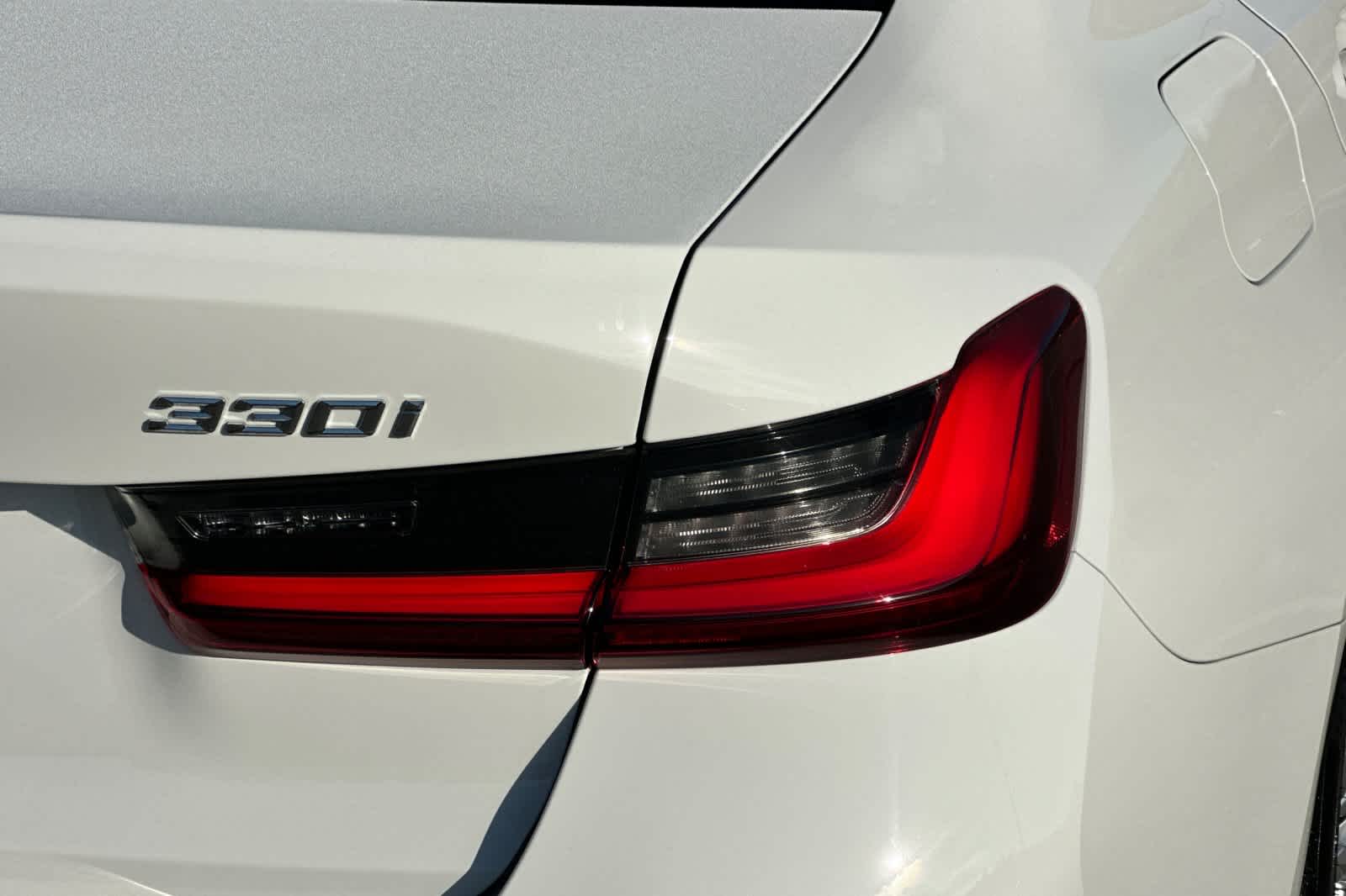 Thumbnail: 2023 BMW 3 Series - 32