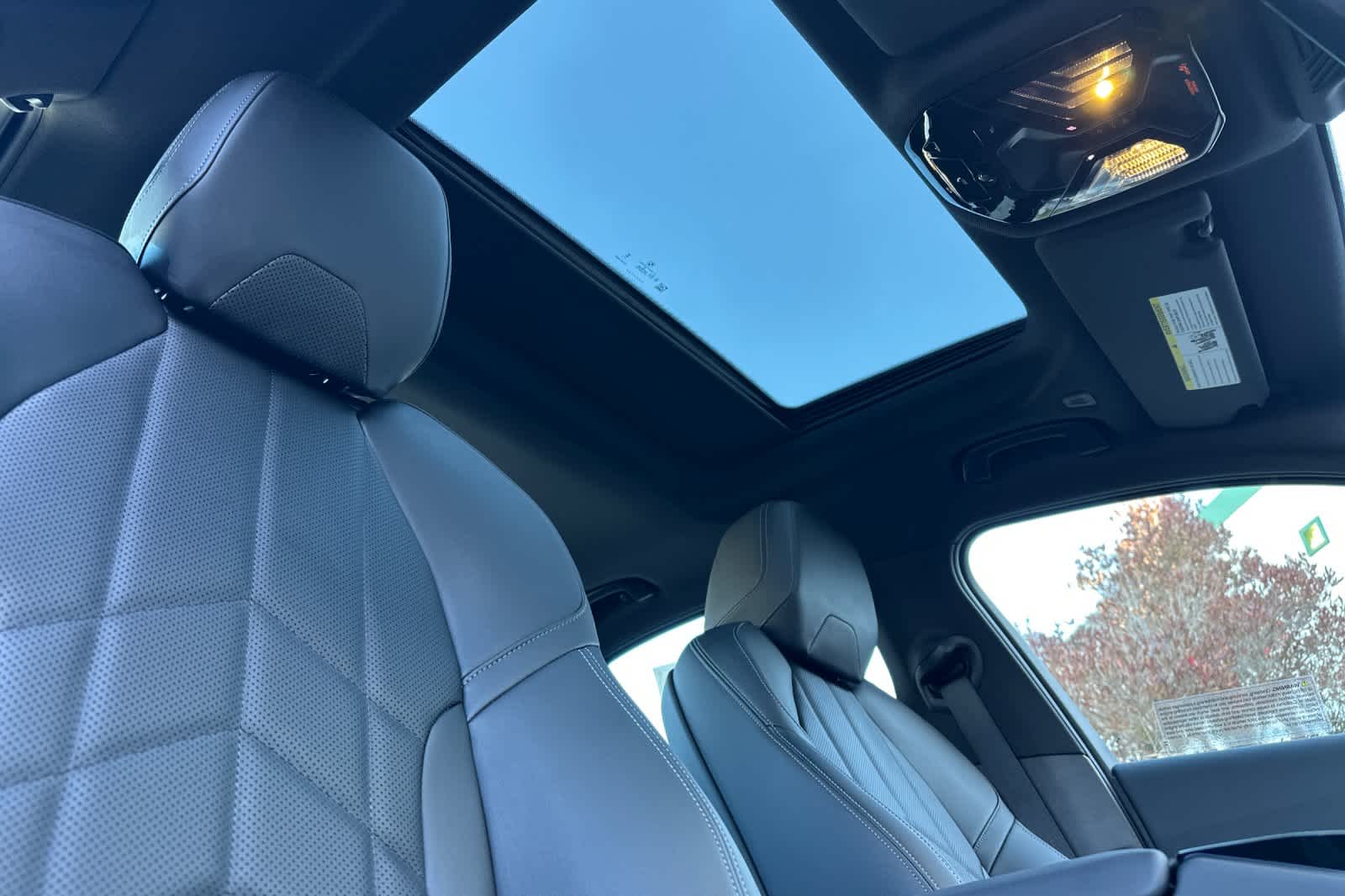 Thumbnail: 2026 BMW 5 Series - 18