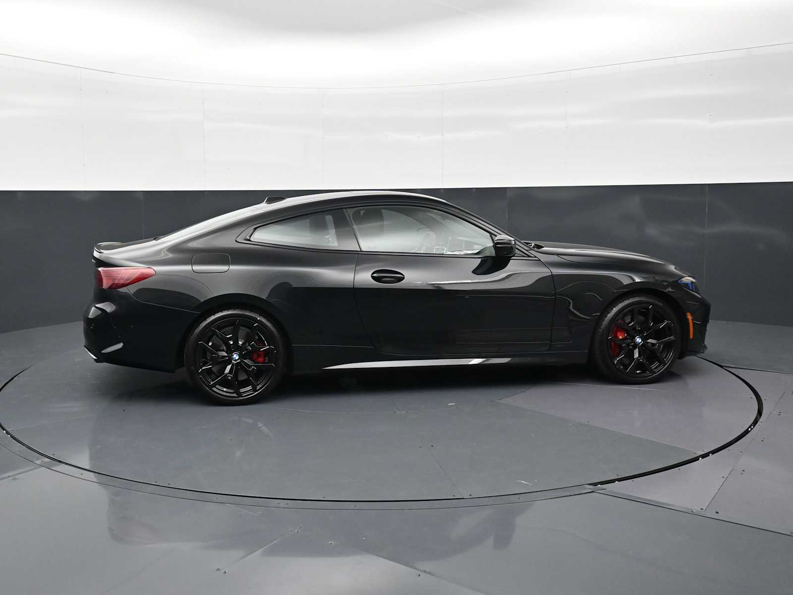 Thumbnail: 2026 BMW 4 Series - 4