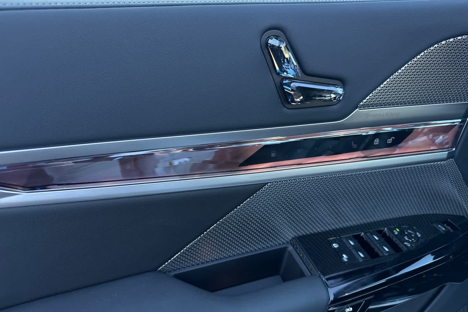 Thumbnail: 2026 BMW 7 Series - 13