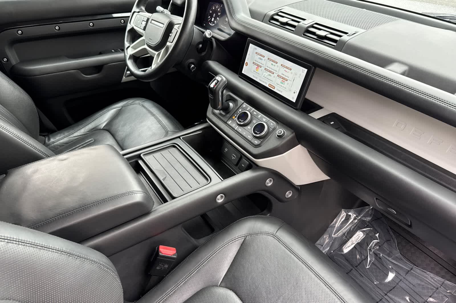 Thumbnail: 2020 Land Rover Defender - 17