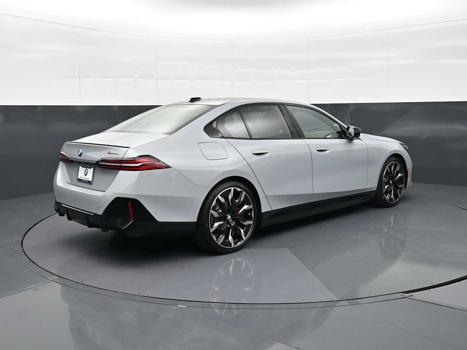 Thumbnail: 2026 BMW i5 - 5