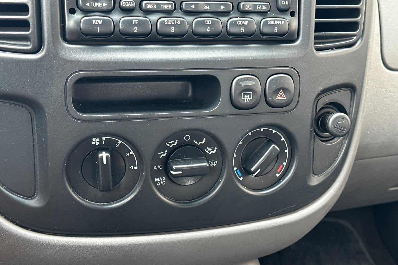Thumbnail: 2002 Ford Escape - 21