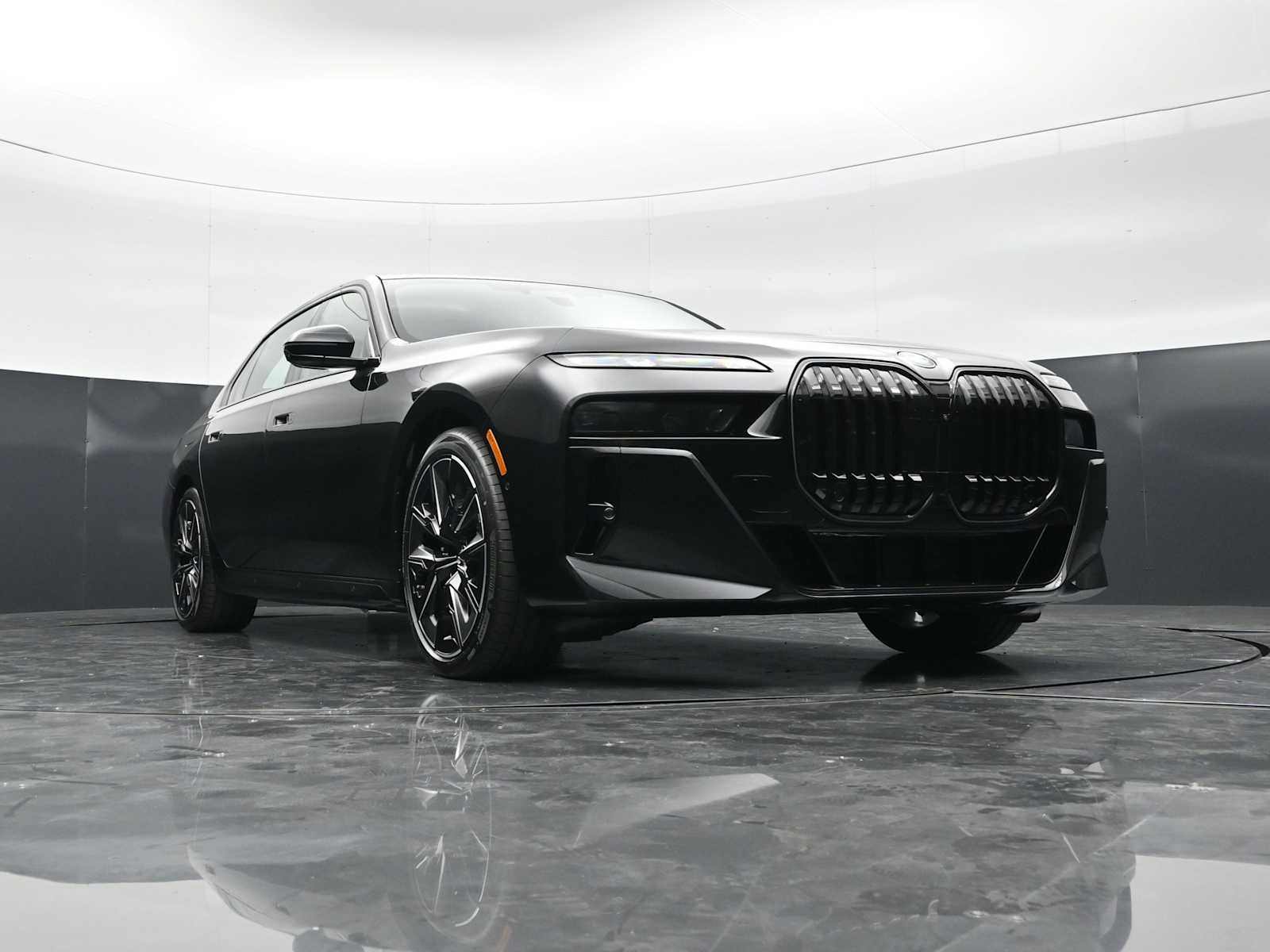 Thumbnail: 2026 BMW 7 Series - 27
