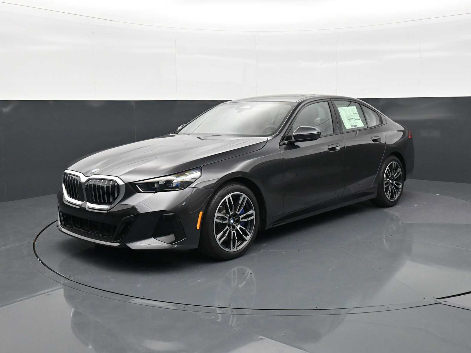 Thumbnail: 2026 BMW 5 Series - 1