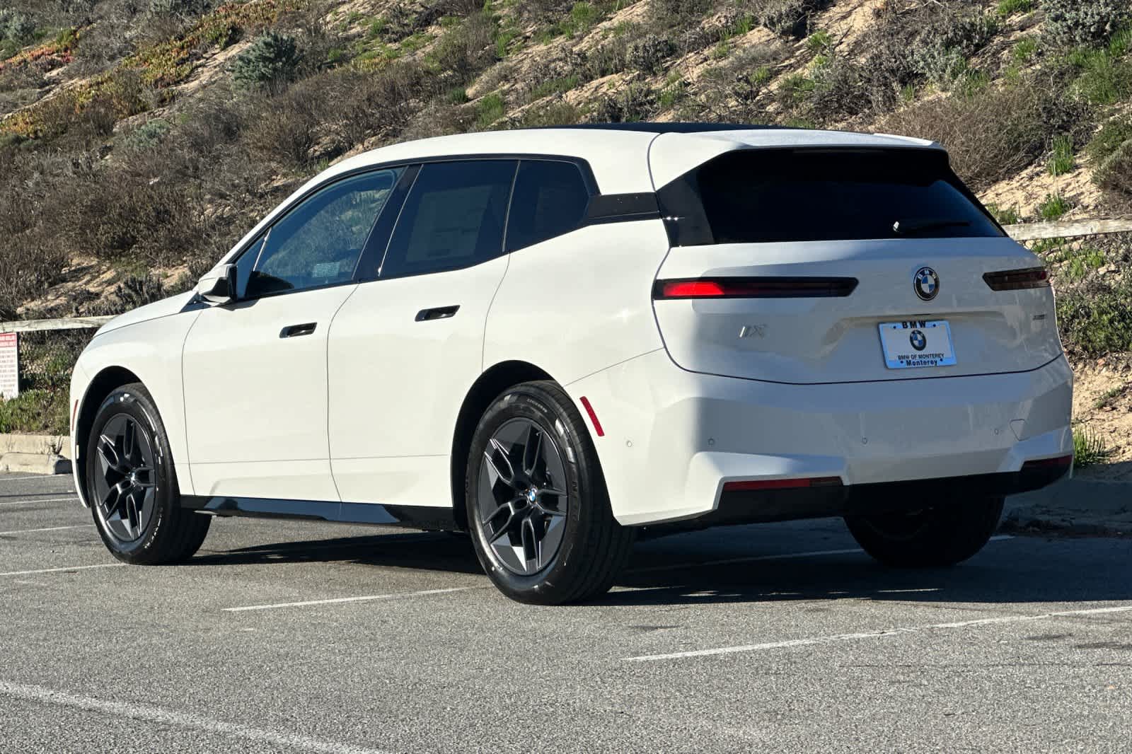 Thumbnail: 2026 BMW iX - 6