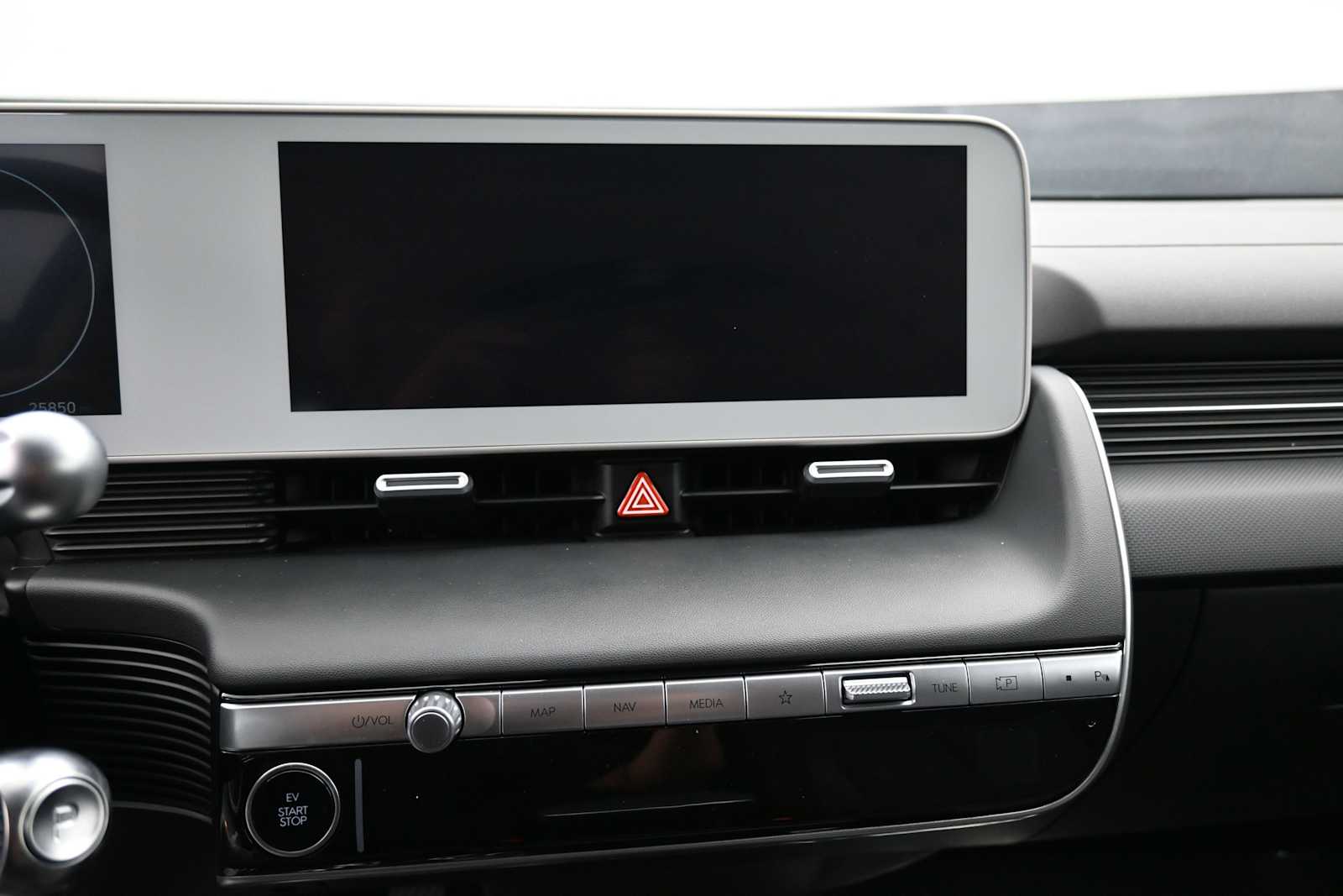 2024 Hyundai IONIQ 5 SE - Photo 14