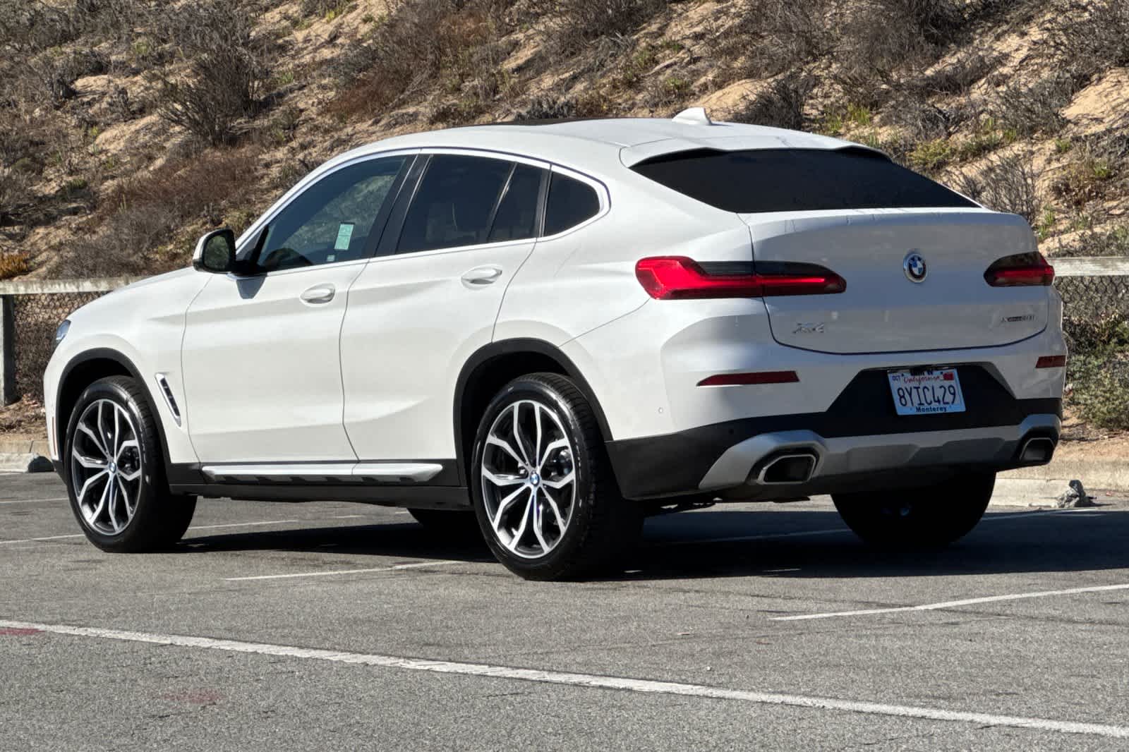 Thumbnail: 2022 BMW X4 - 8