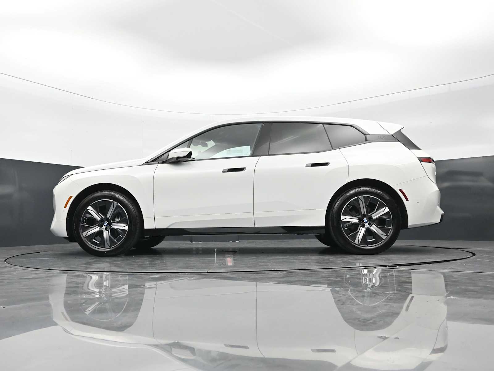 Thumbnail: 2026 BMW iX - 24