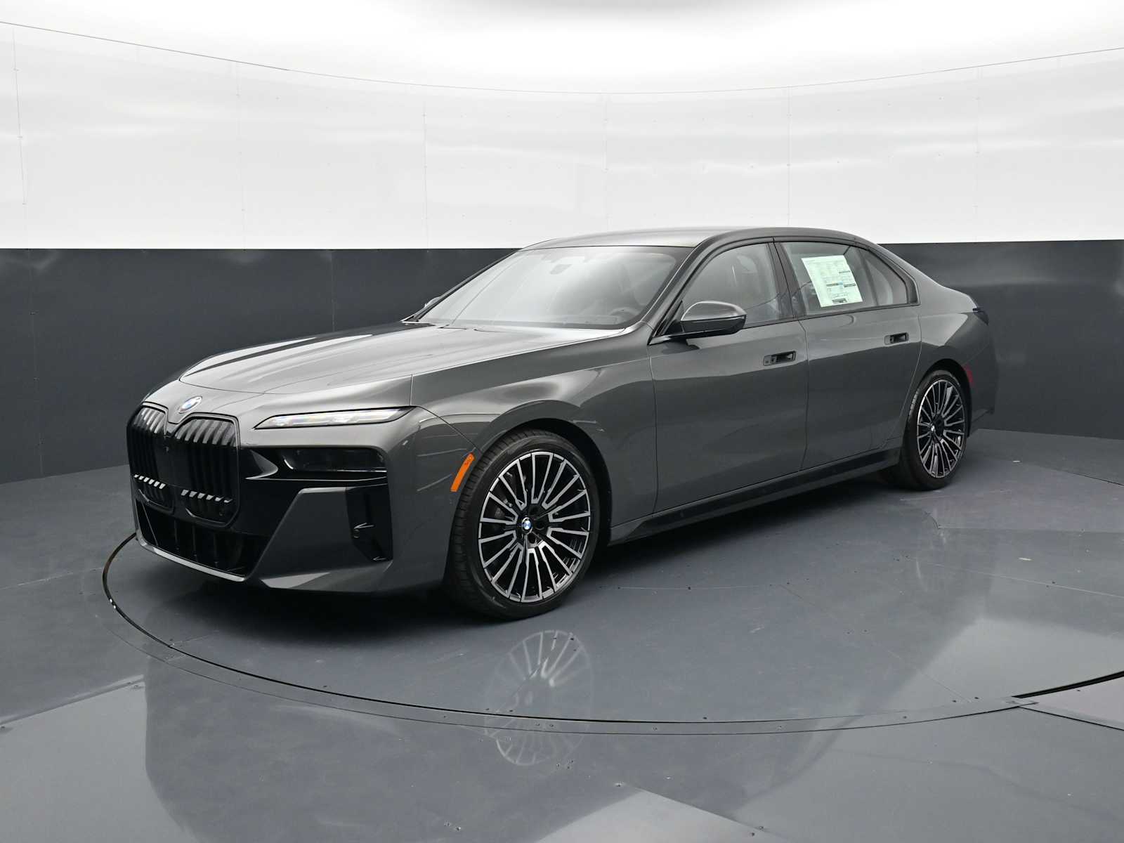 2026 BMW 7 Series 760i xDrive Sedan's photo
