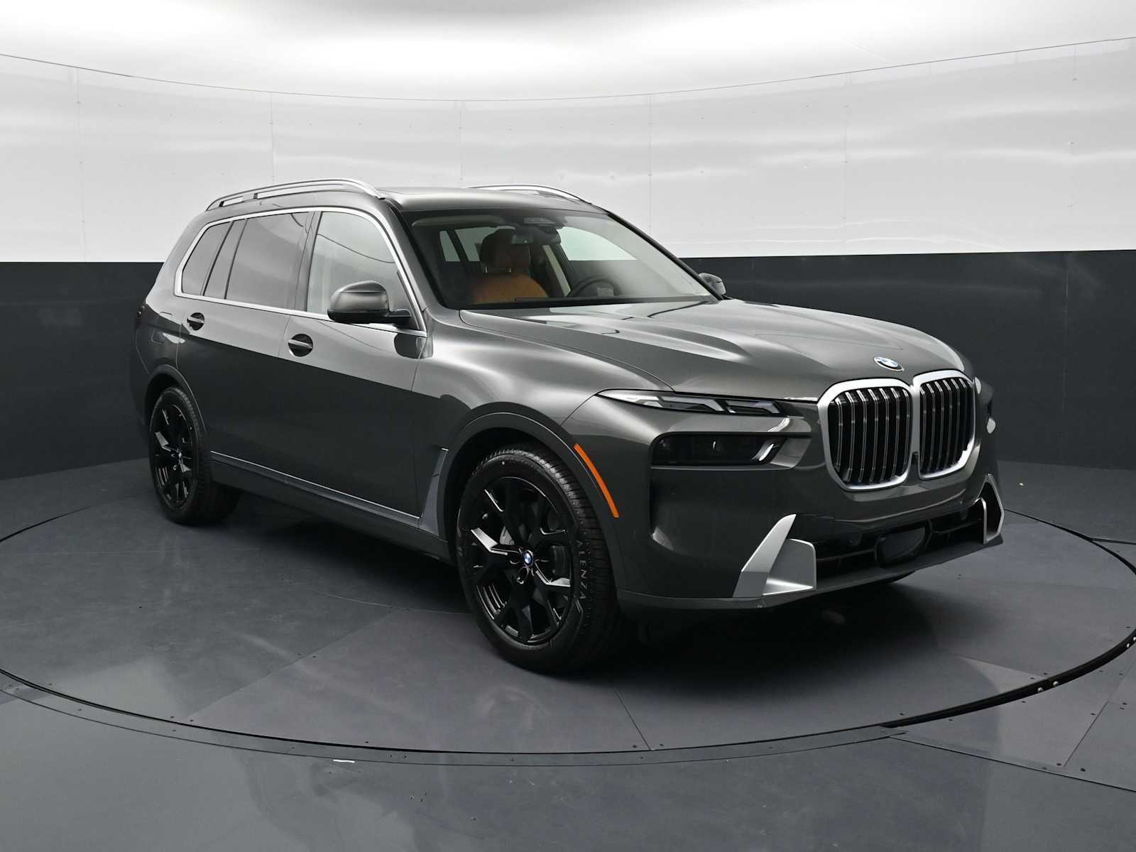 Thumbnail: 2027 BMW X7 - 3