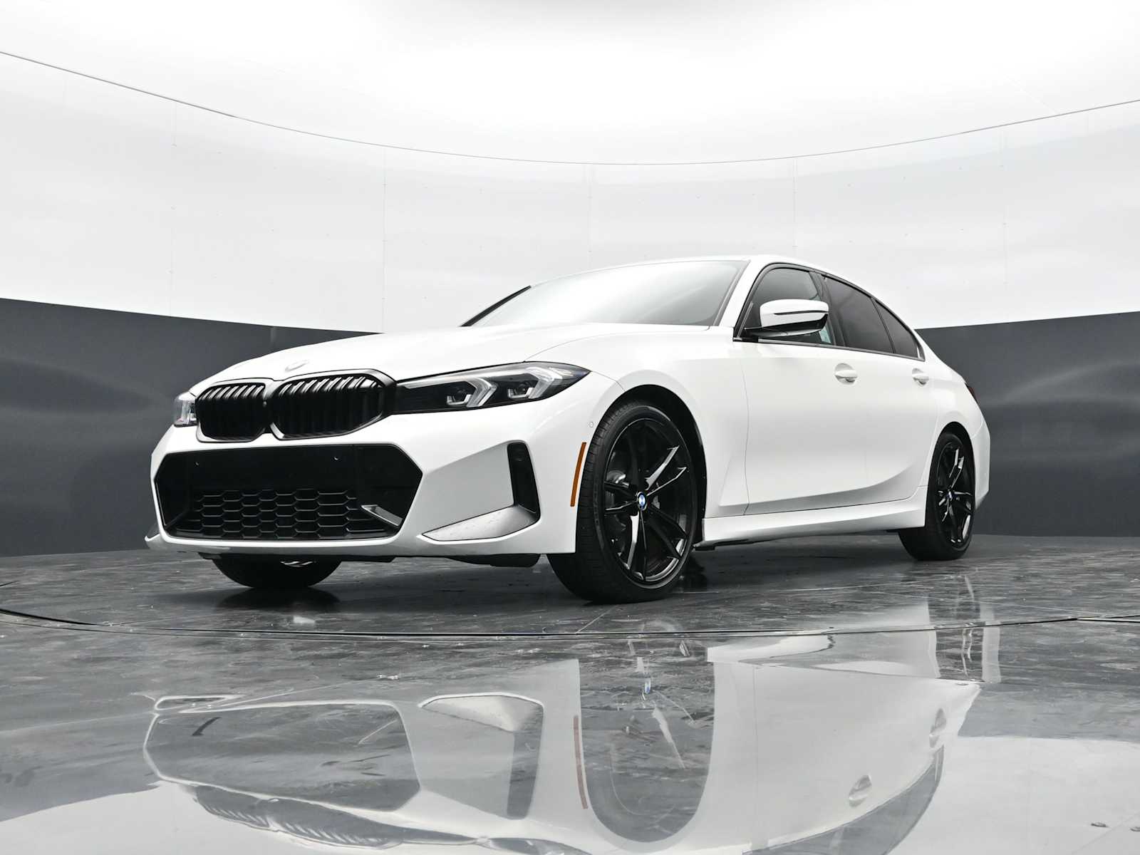 Thumbnail: 2024 BMW 3 Series - 25