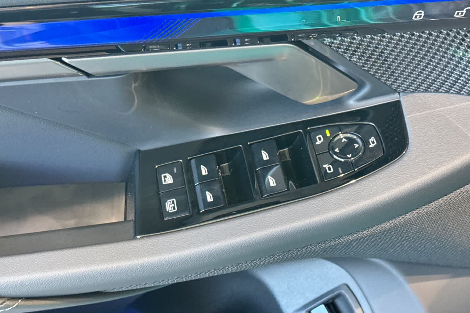 Thumbnail: 2026 BMW M5 - 14